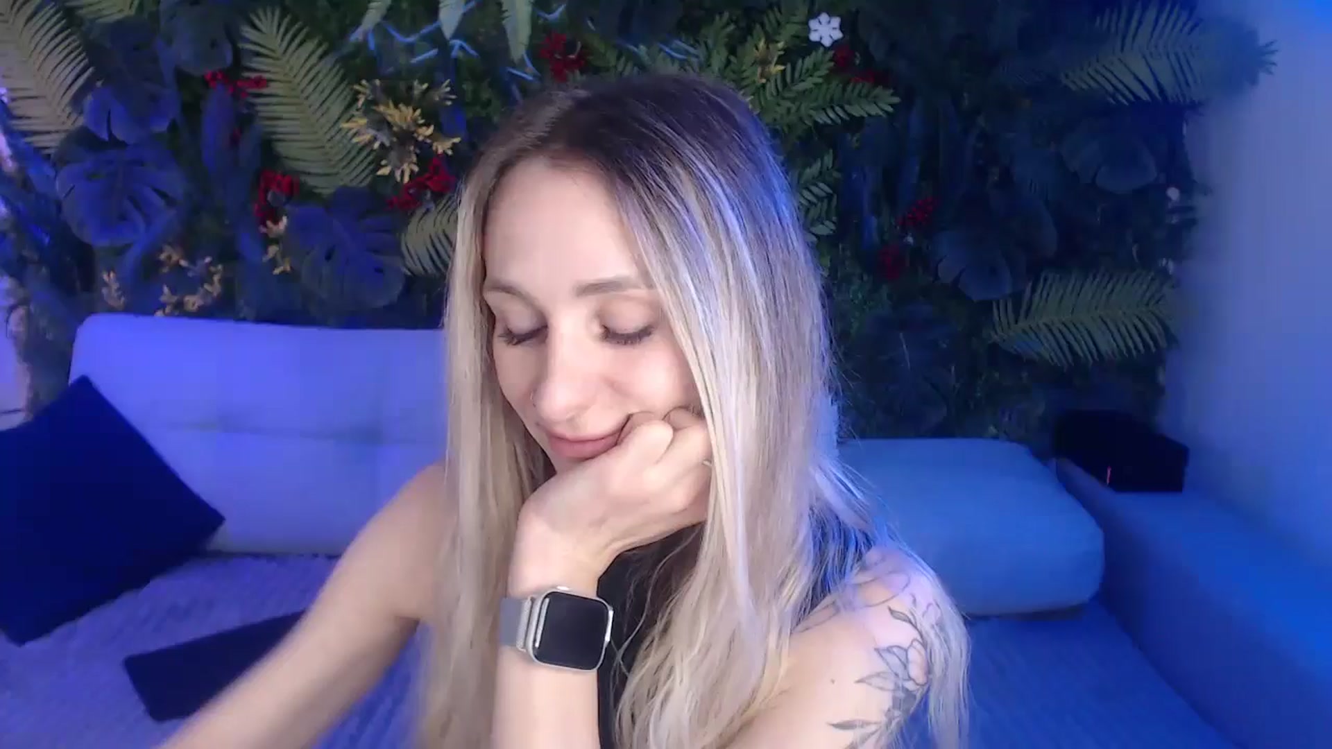 Gallery image thumbnail from Horny_Blond's myfreecams stream on, 12/26/2024, 11:36 image 1 of 20