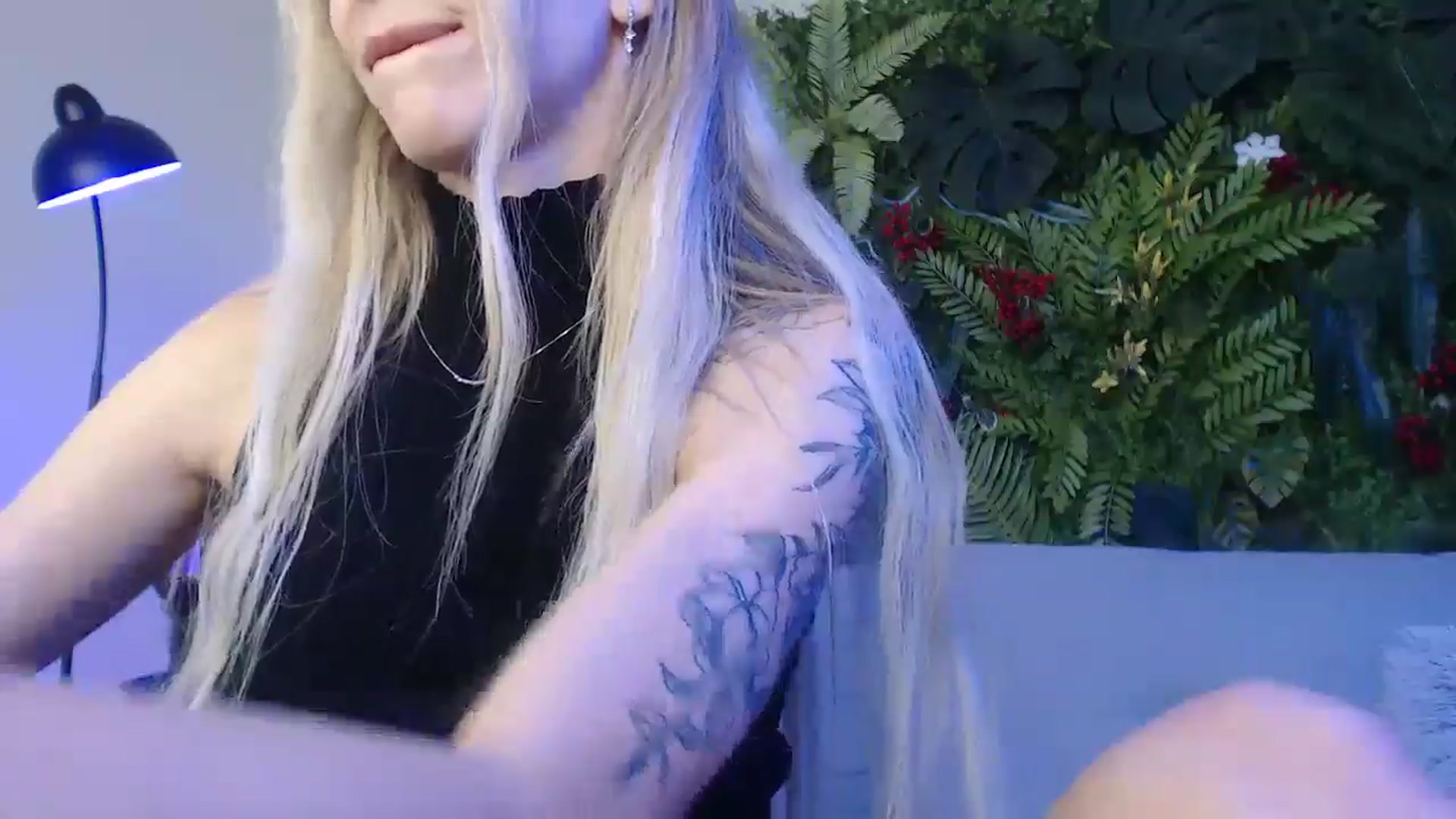 Gallery image thumbnail from Horny_Blond's myfreecams stream on, 01/08/2025, 09:35 image 7 of 20