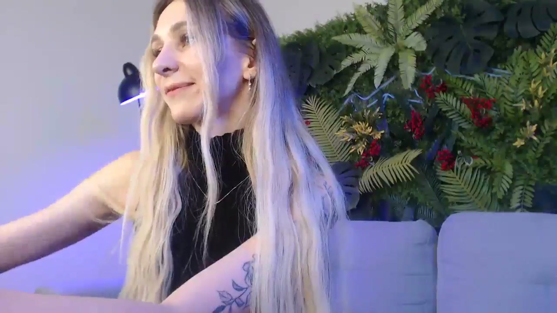 Gallery image thumbnail from Horny_Blond's myfreecams stream on, 01/08/2025, 09:35 image 15 of 20