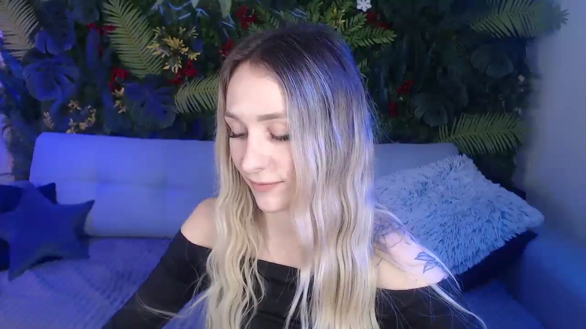 Gallery image thumbnail from Horny_Blond's myfreecams stream on, 01/12/2025, 09:45 image 10 of 20
