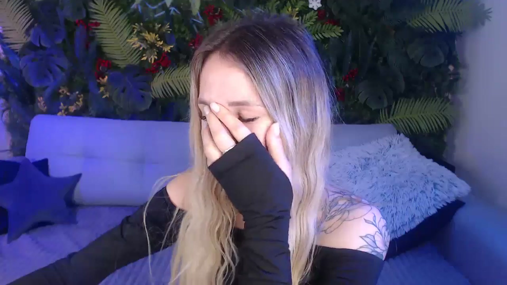 Gallery image thumbnail from Horny_Blond's myfreecams stream on, 01/12/2025, 09:45 image 11 of 20