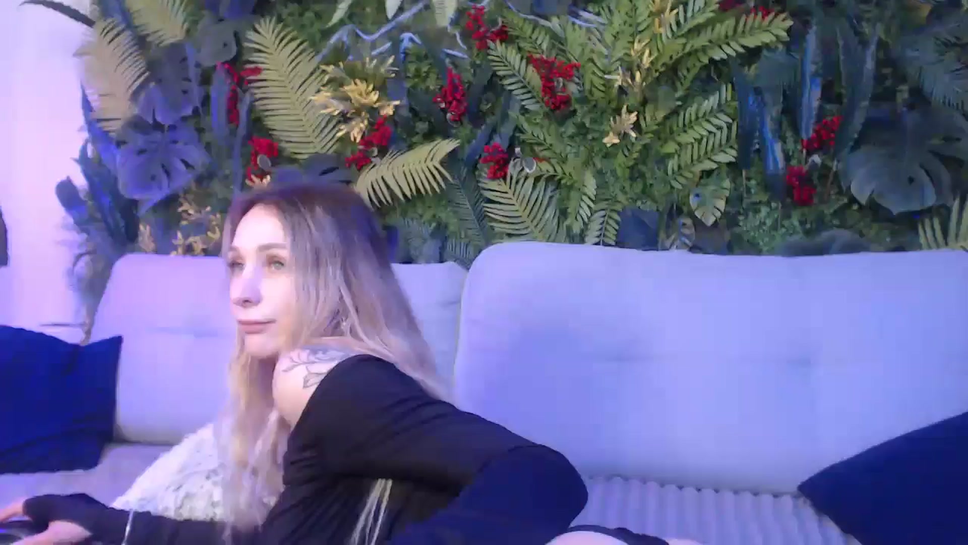 Gallery image thumbnail from Horny_Blond's myfreecams stream on, 01/12/2025, 10:39 image 19 of 20