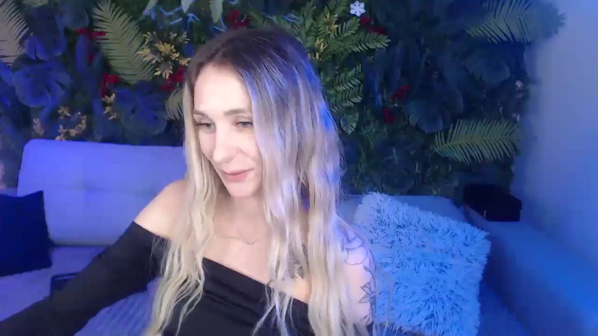 Gallery image thumbnail from Horny_Blond's myfreecams stream on, 01/12/2025, 11:19 image 14 of 20