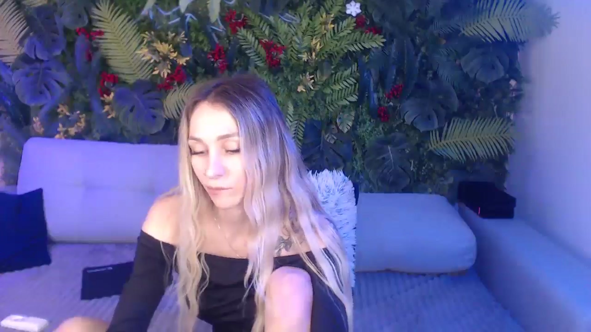 Gallery image thumbnail from Horny_Blond's myfreecams stream on, 01/12/2025, 11:19 image 17 of 20
