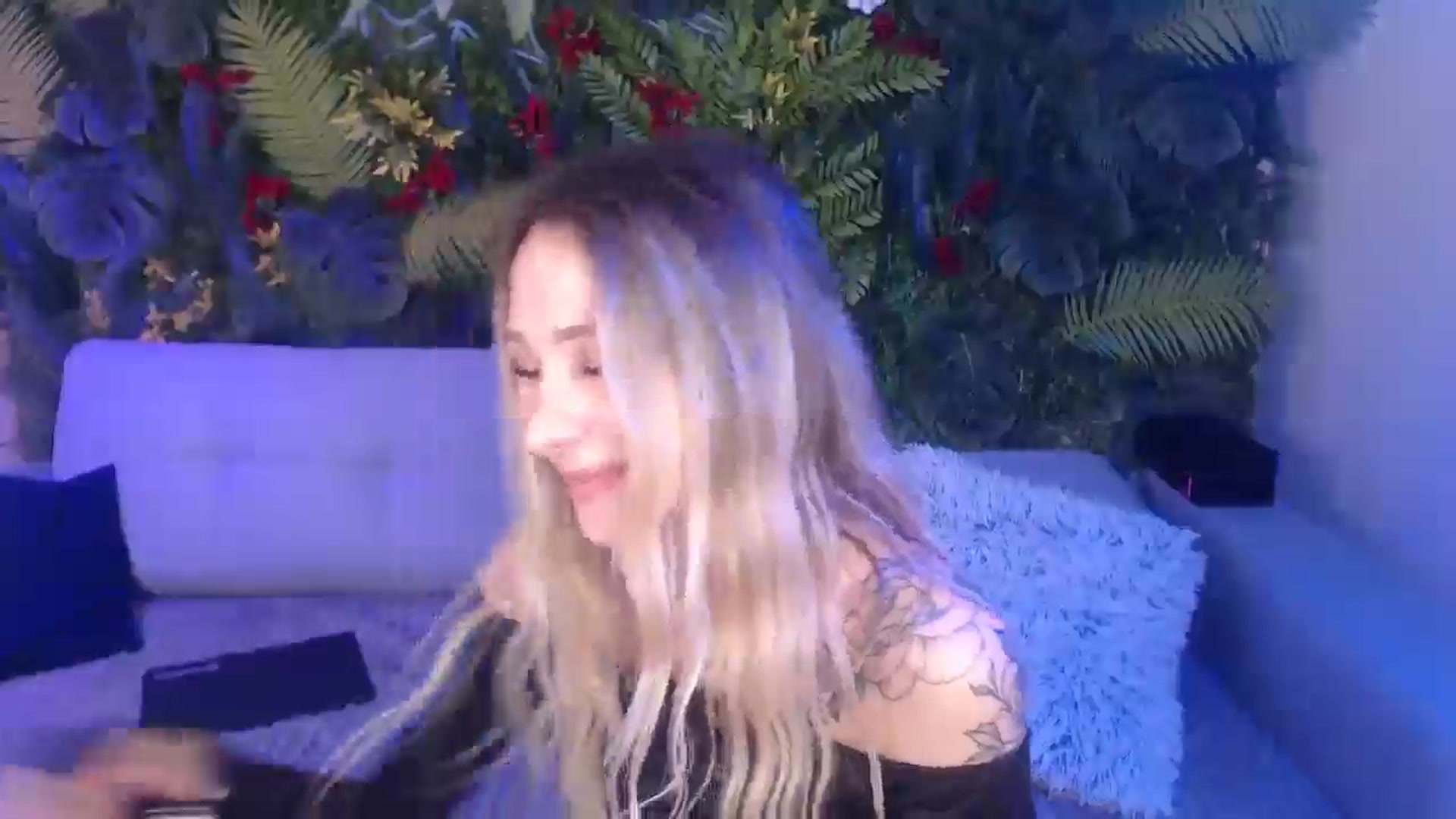 Gallery image thumbnail from Horny_Blond's myfreecams stream on, 01/12/2025, 11:19 image 10 of 20