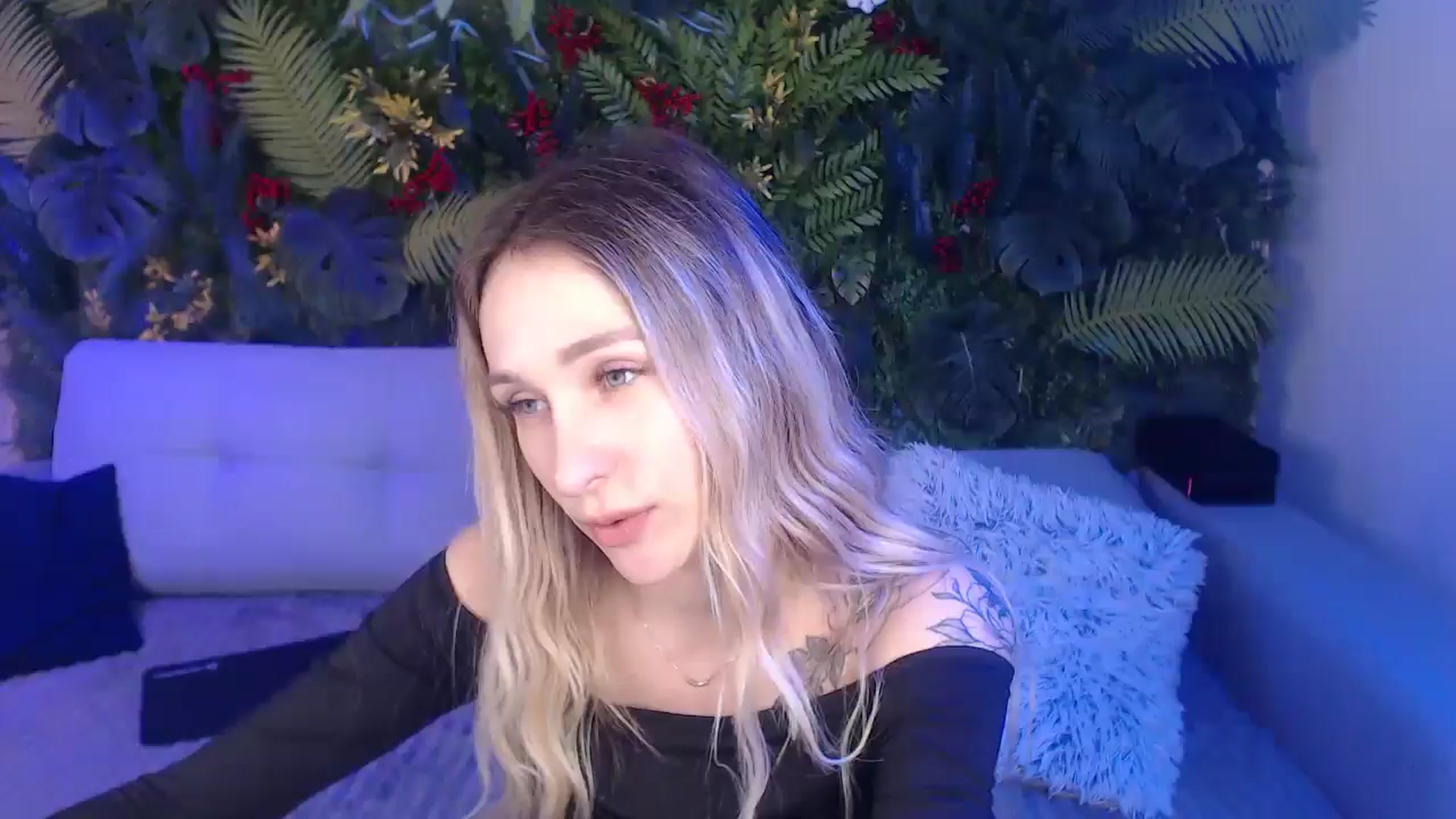 Gallery image thumbnail from Horny_Blond's myfreecams stream on, 01/12/2025, 11:19 image 12 of 20