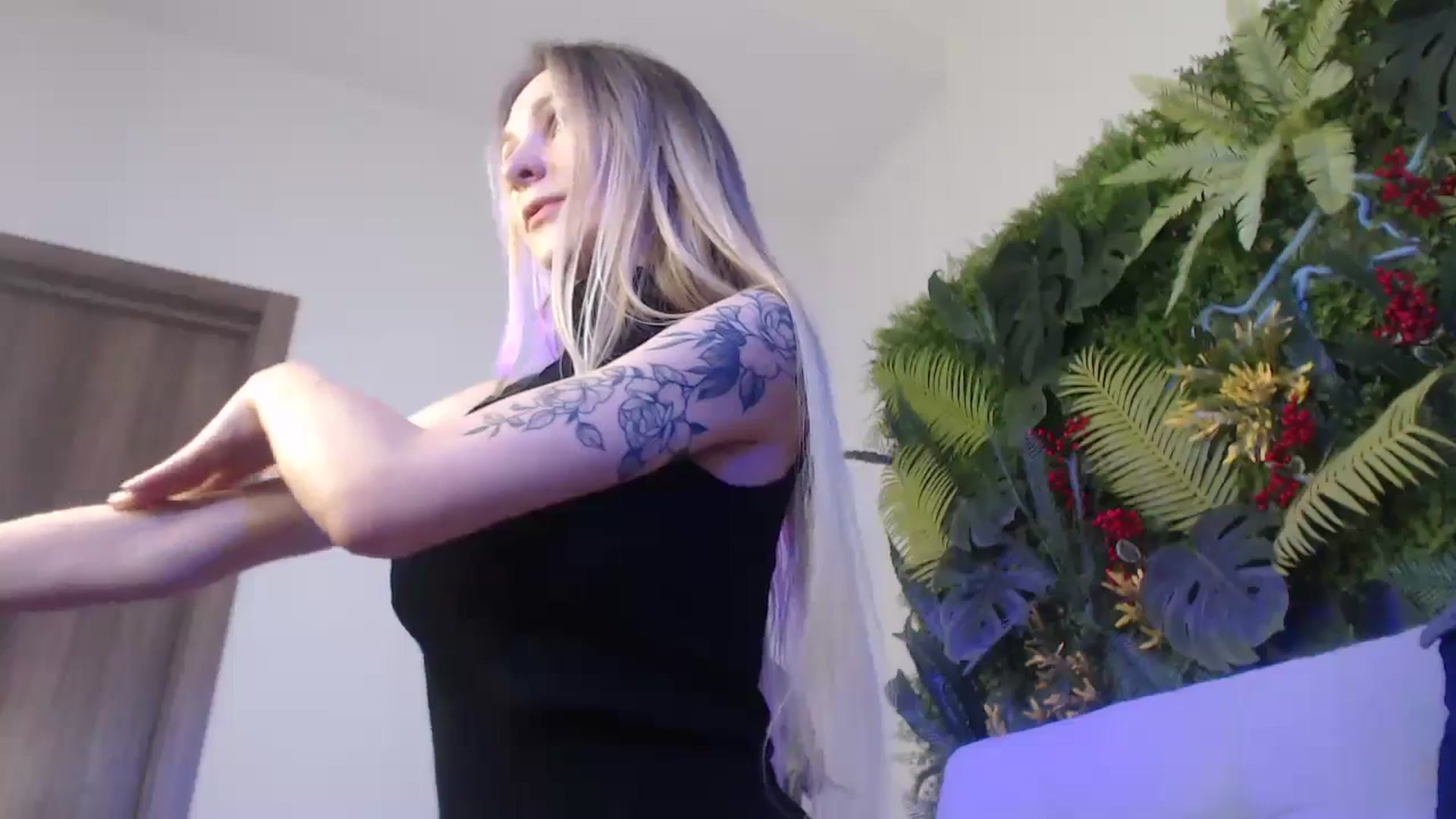 Gallery image thumbnail from Horny_Blond's myfreecams stream on, 01/14/2025, 12:01 image 18 of 20