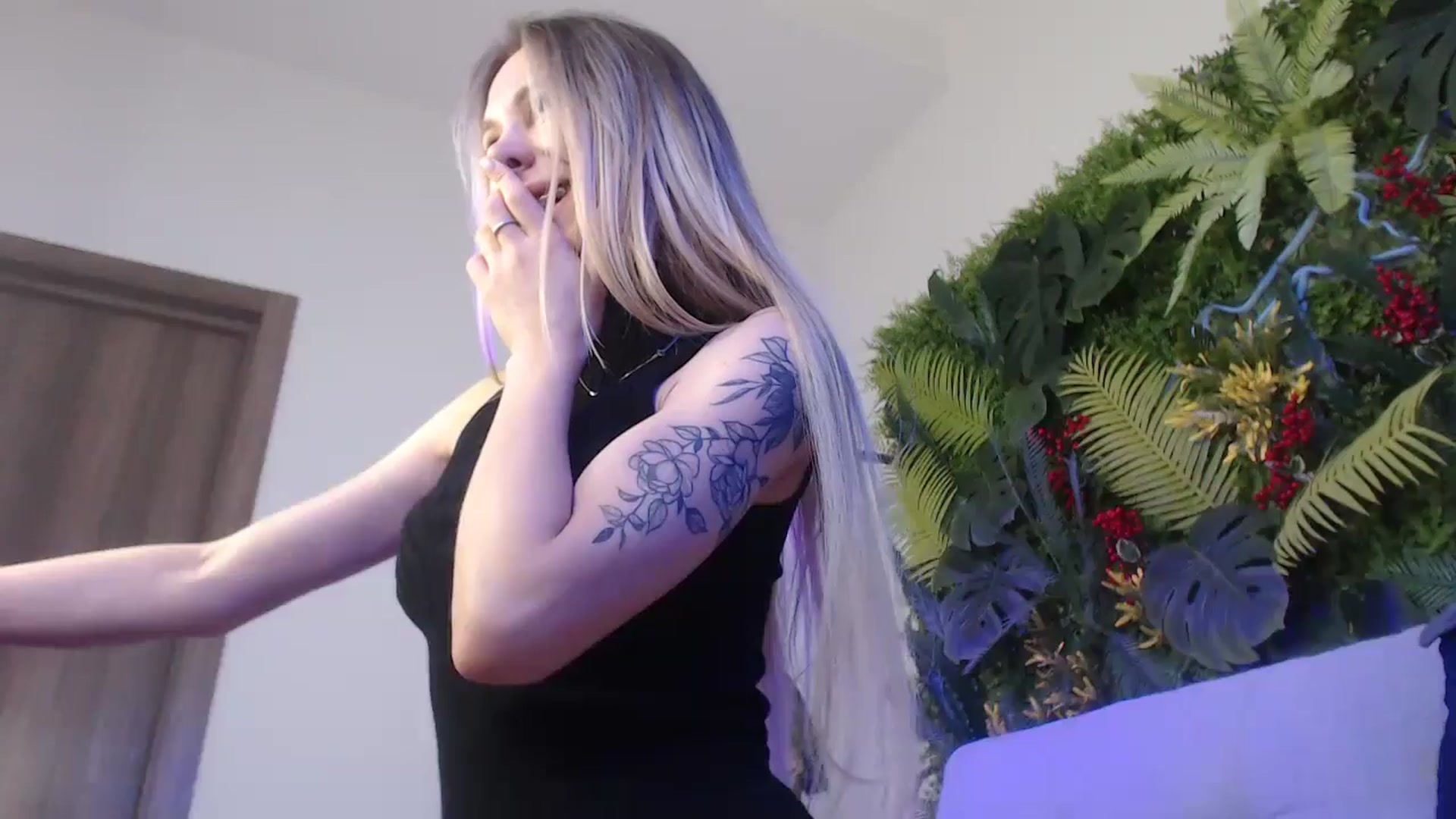 Gallery image thumbnail from Horny_Blond's myfreecams stream on, 01/14/2025, 12:01 image 15 of 20