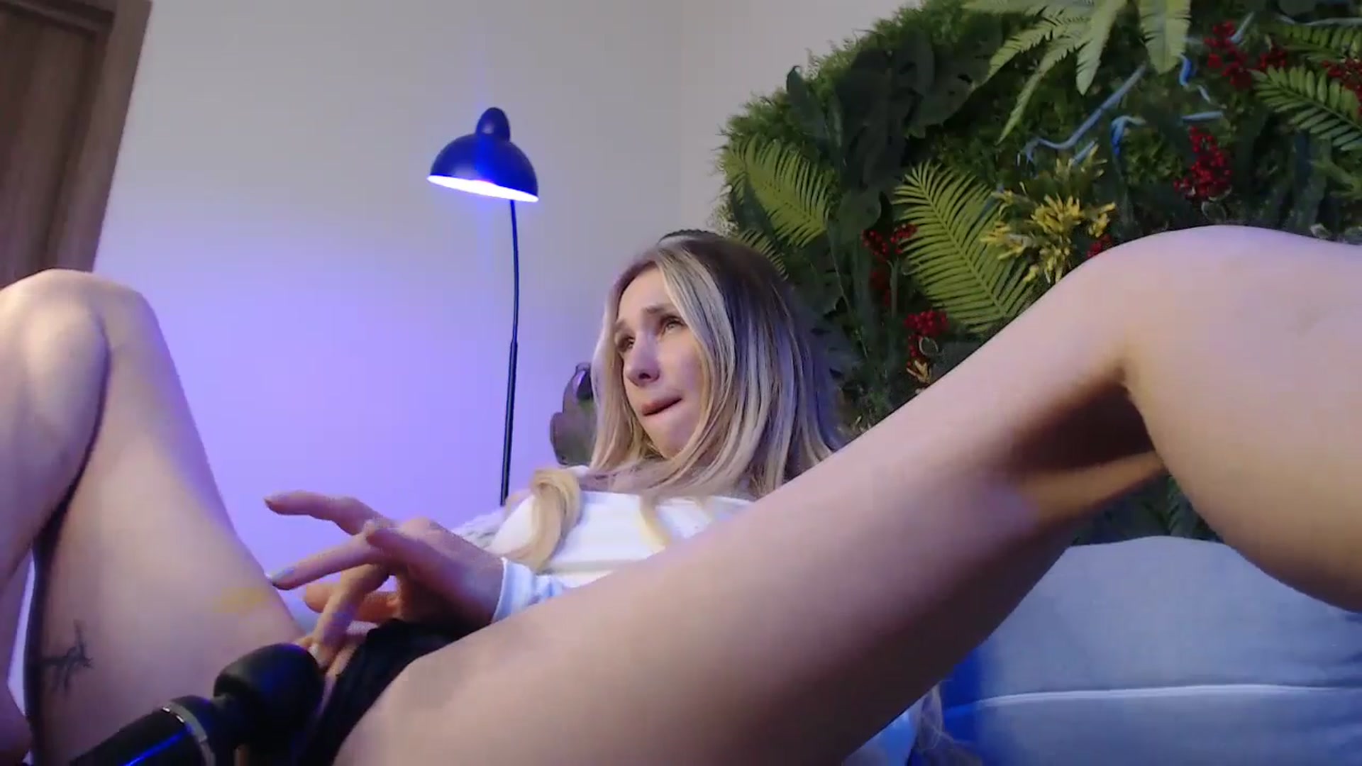 Gallery image thumbnail from Horny_Blond's myfreecams stream on, 01/27/2025, 14:00 image 14 of 20