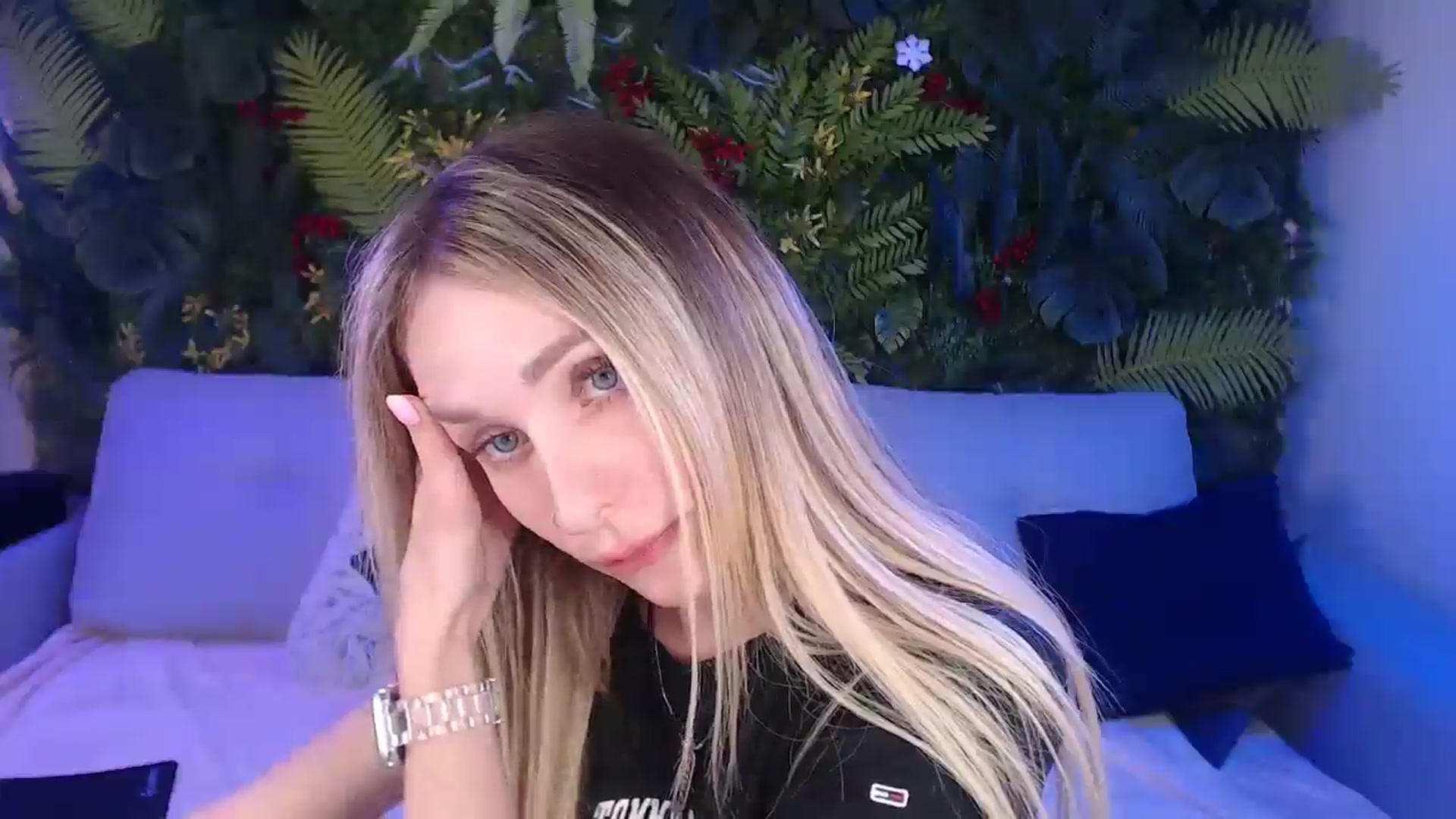 Gallery image thumbnail from Horny_Blond's myfreecams stream on, 03/01/2025, 13:39 image 17 of 20