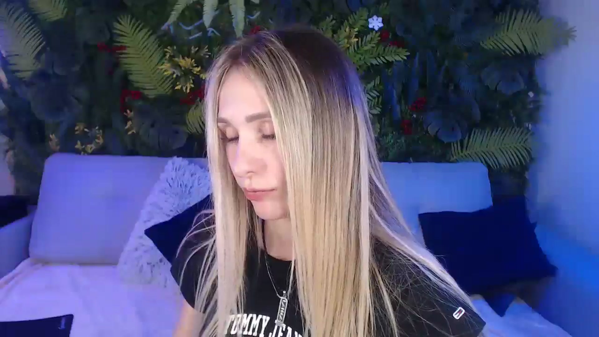 Gallery image thumbnail from Horny_Blond's myfreecams stream on, 03/01/2025, 13:39 image 7 of 20