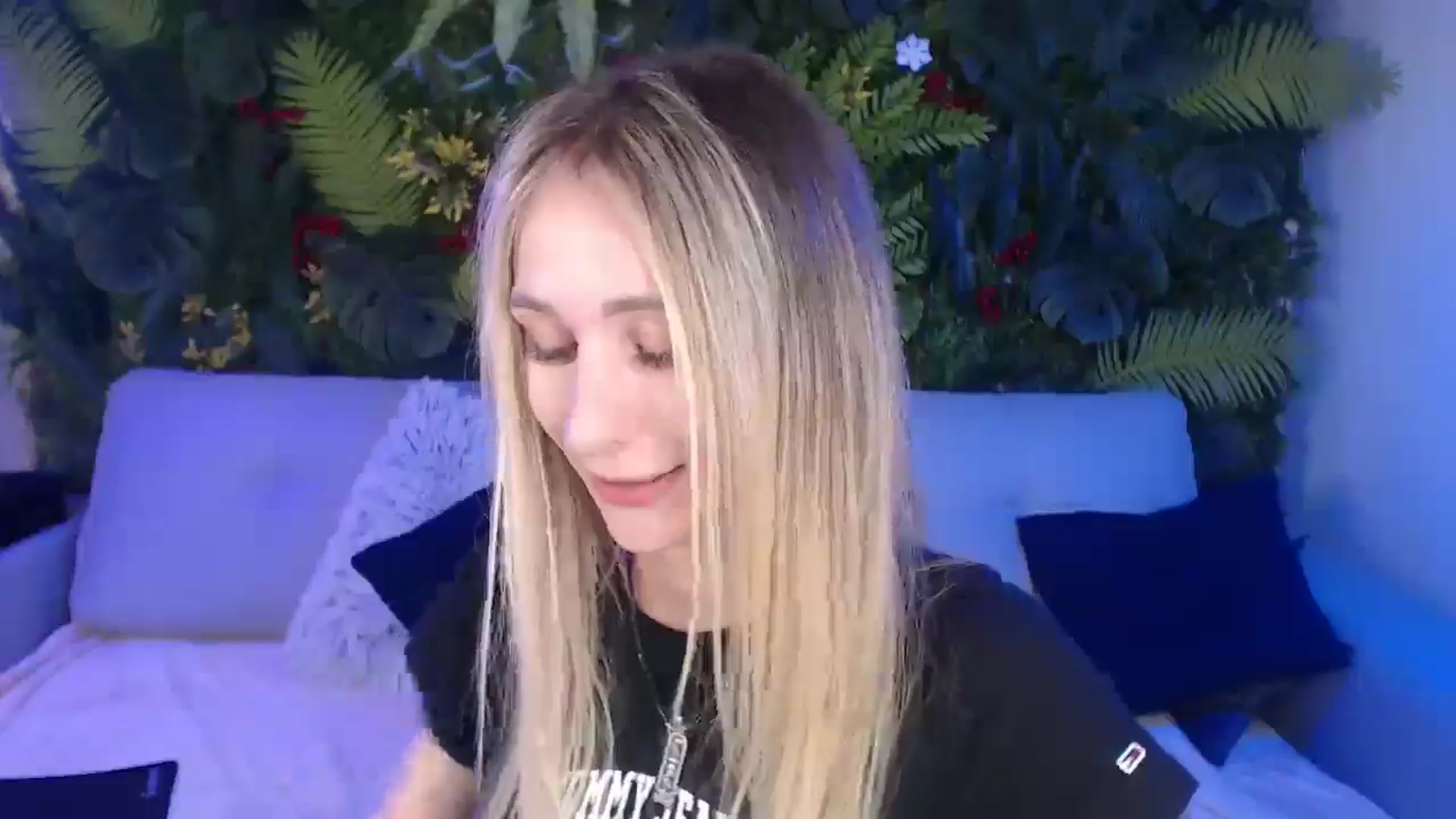 Gallery image thumbnail from Horny_Blond's myfreecams stream on, 03/01/2025, 13:39 image 13 of 20