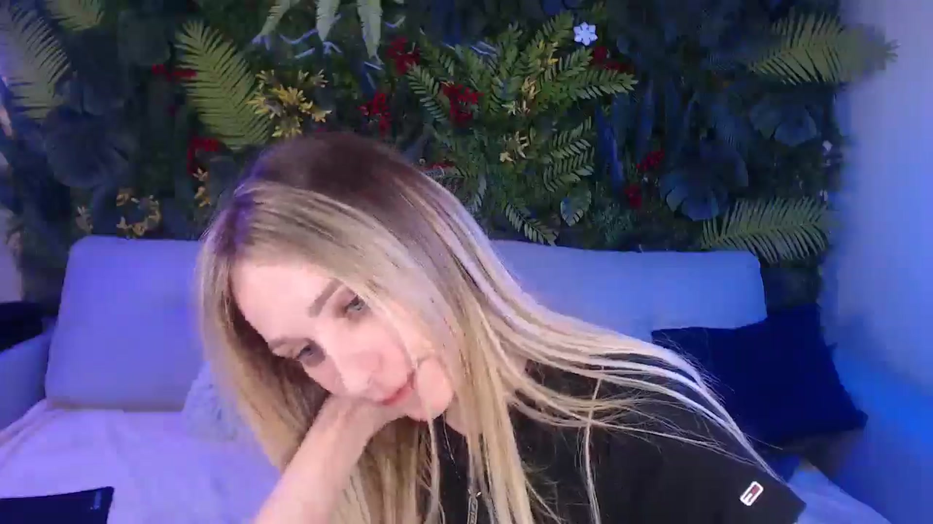 Gallery image thumbnail from Horny_Blond's myfreecams stream on, 03/01/2025, 13:39 image 19 of 20