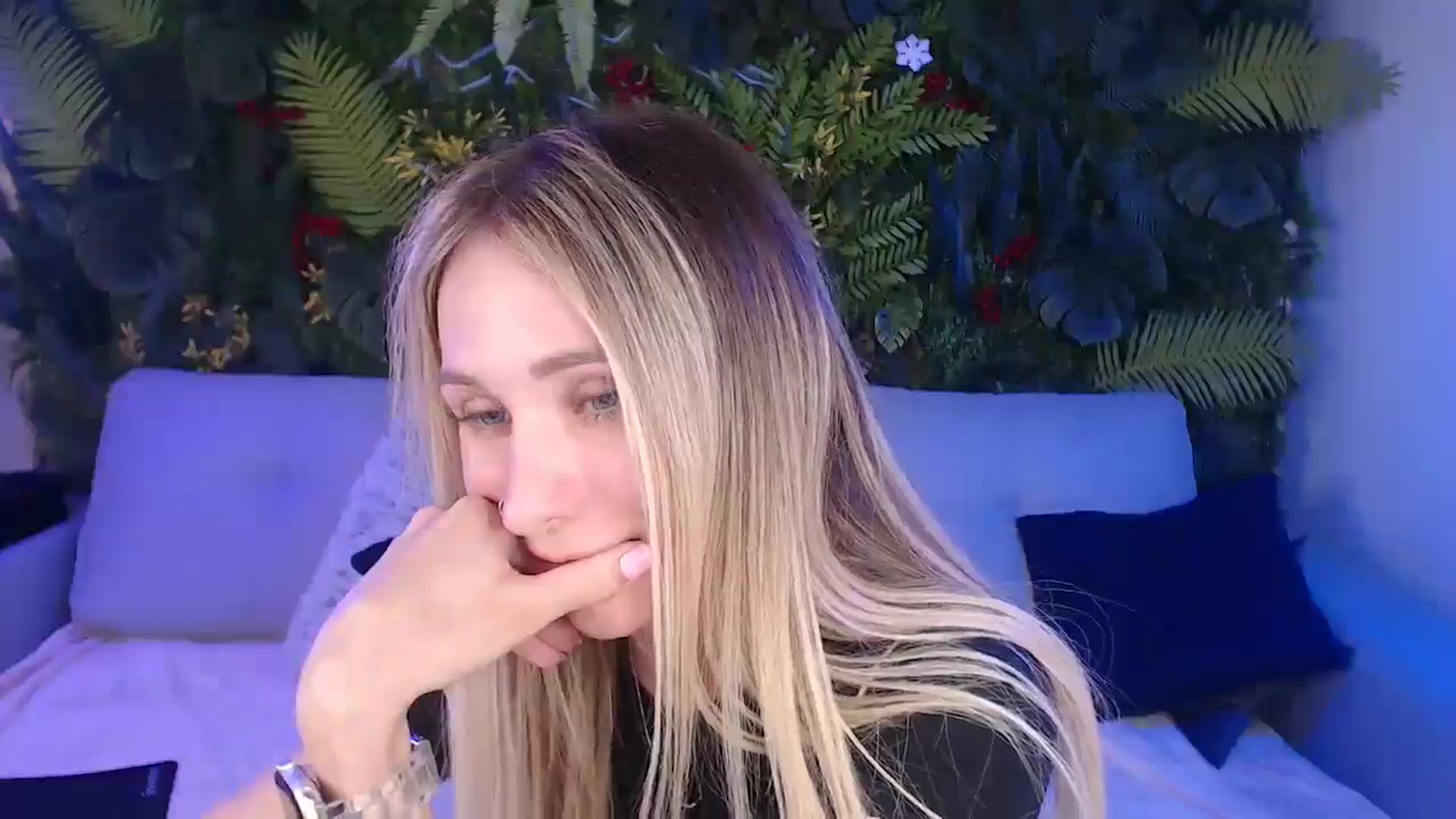 Gallery image thumbnail from Horny_Blond's myfreecams stream on, 03/01/2025, 13:39 image 18 of 20