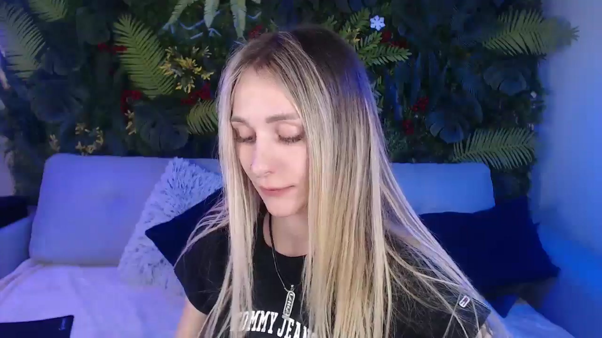 Gallery image thumbnail from Horny_Blond's myfreecams stream on, 03/01/2025, 13:39 image 4 of 20