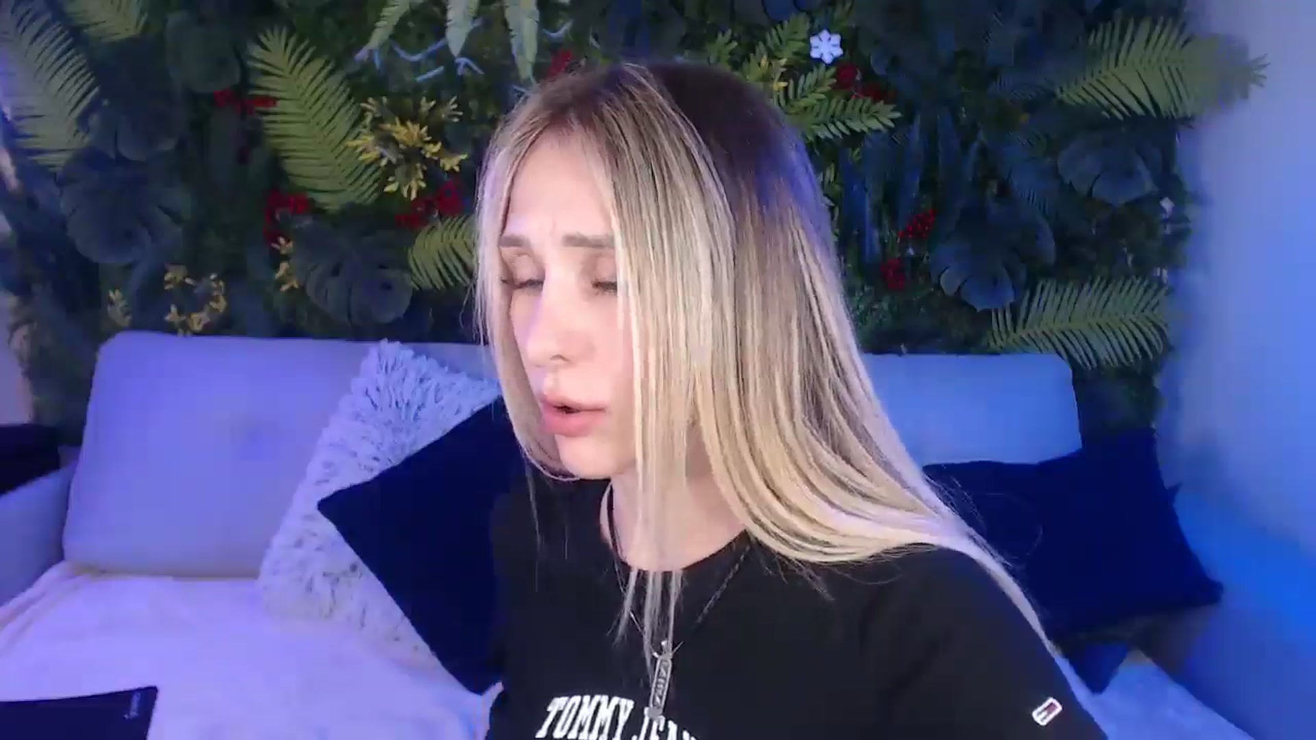 Gallery image thumbnail from Horny_Blond's myfreecams stream on, 03/01/2025, 14:17 image 4 of 20