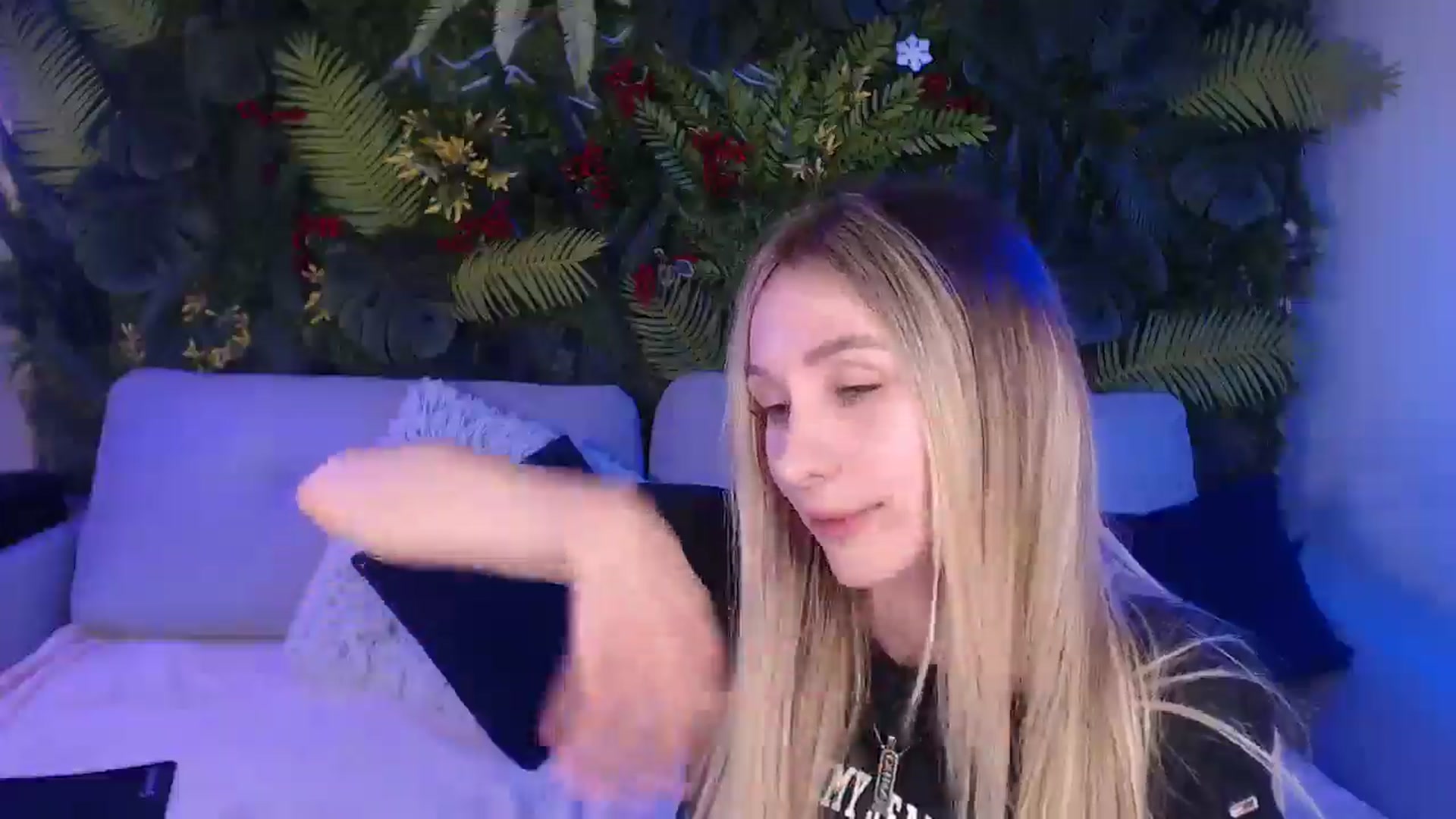 Gallery image thumbnail from Horny_Blond's myfreecams stream on, 03/01/2025, 14:17 image 2 of 20