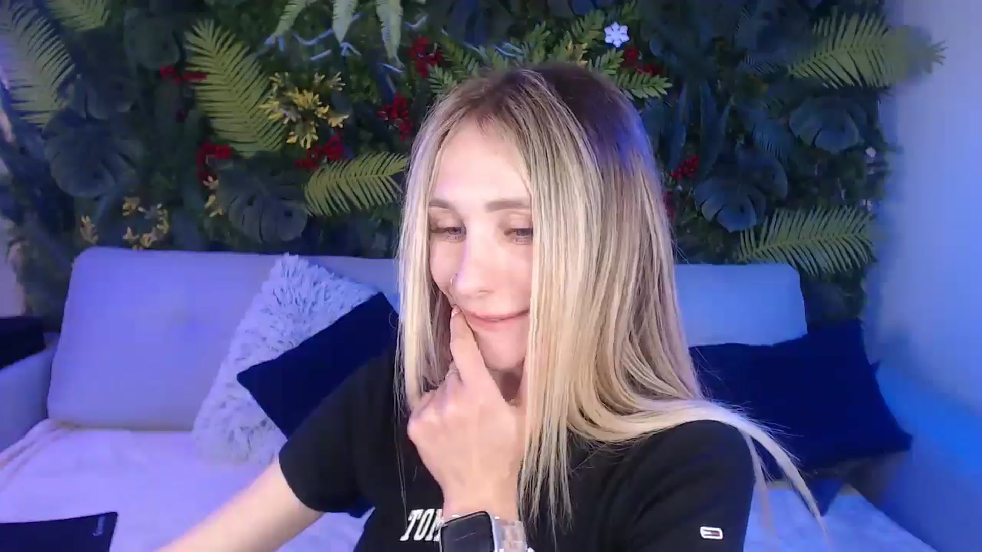 Gallery image thumbnail from Horny_Blond's myfreecams stream on, 03/01/2025, 14:17 image 6 of 20