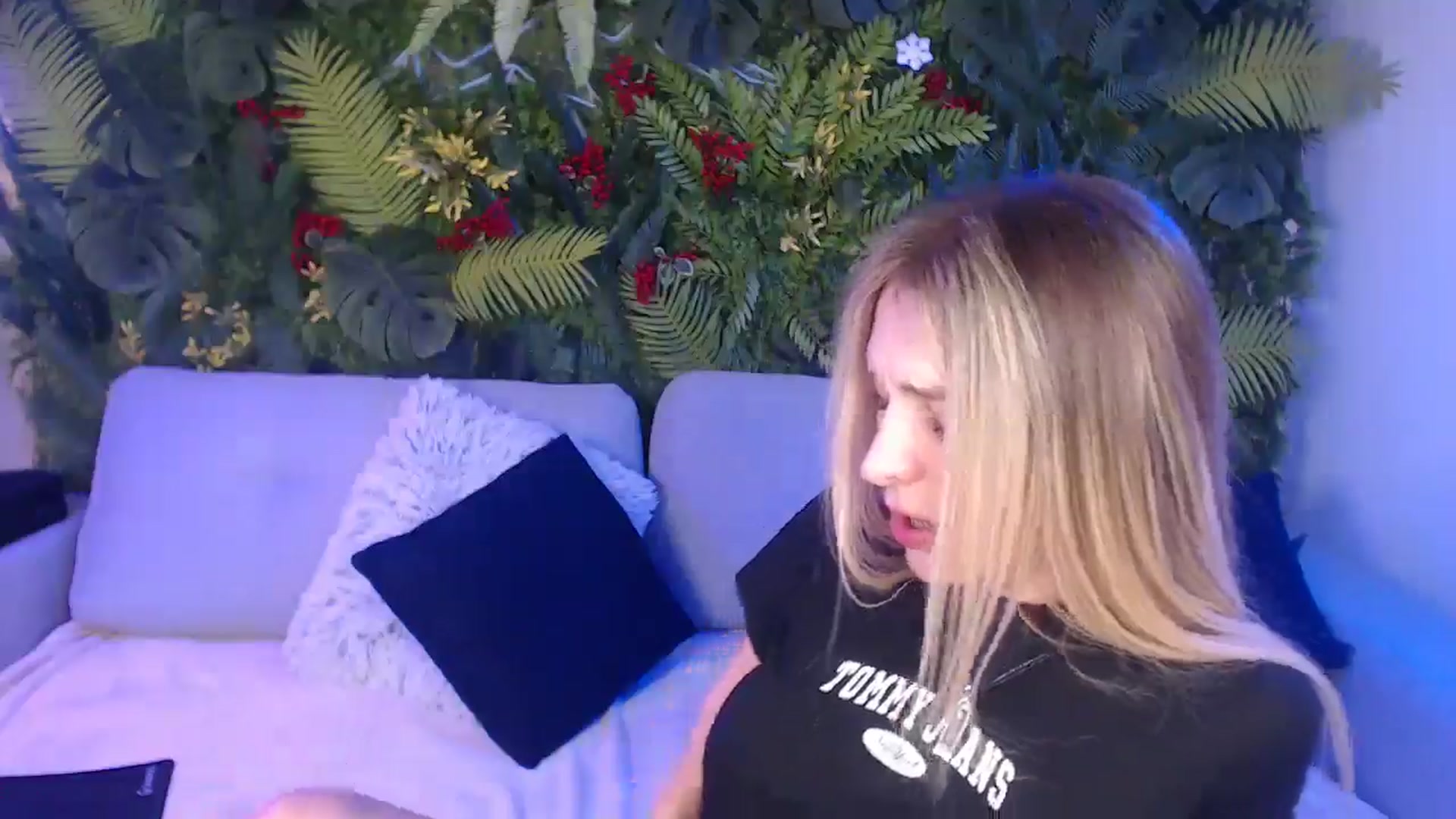 Gallery image thumbnail from Horny_Blond's myfreecams stream on, 03/01/2025, 14:17 image 5 of 20