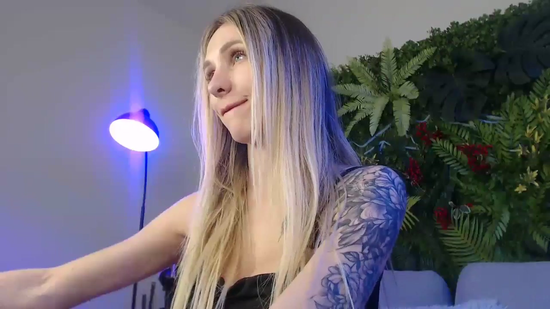 Gallery image thumbnail from Horny_Blond's myfreecams stream on, 03/02/2025, 11:29 image 14 of 20