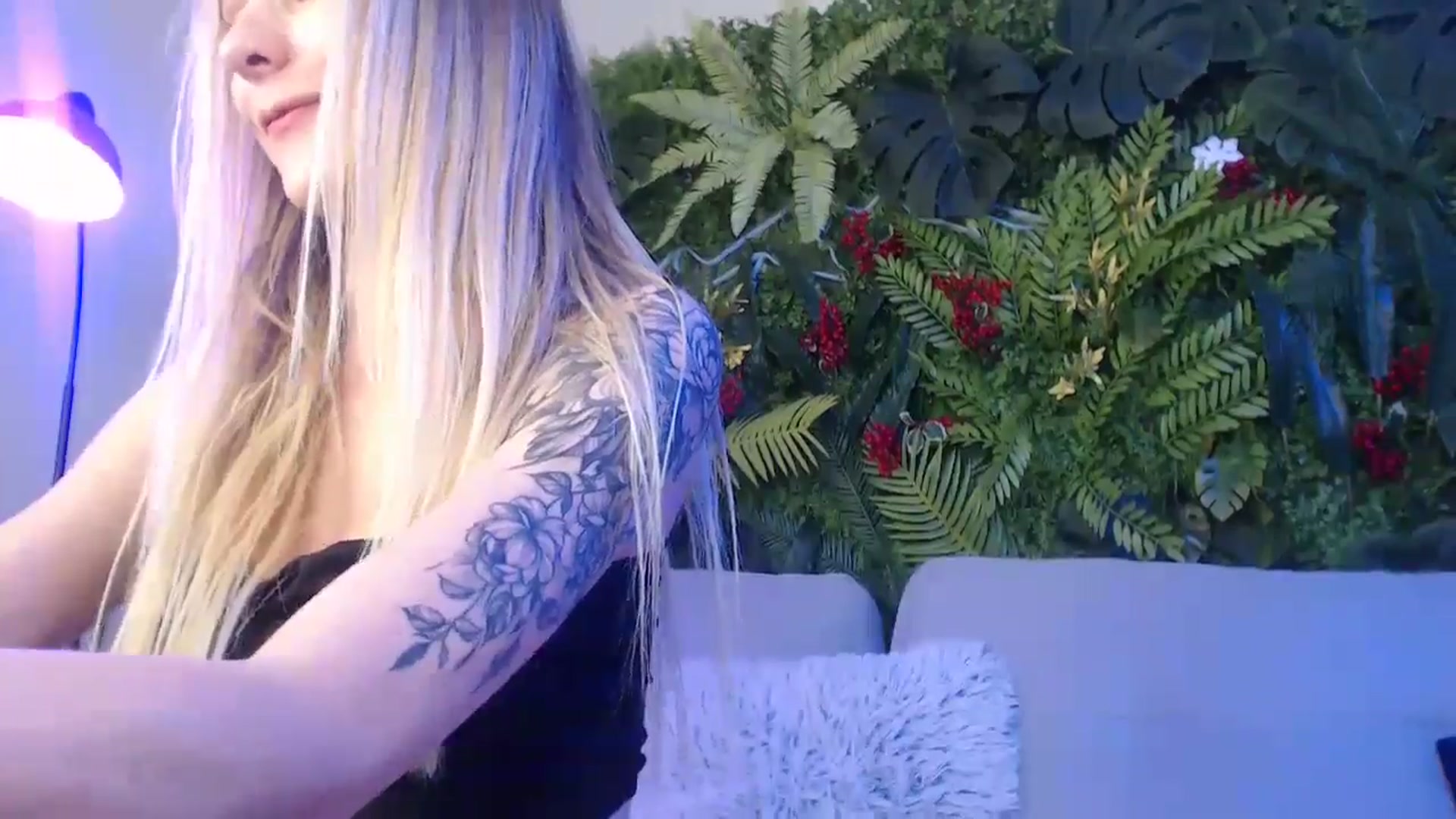 Gallery image thumbnail from Horny_Blond's myfreecams stream on, 03/02/2025, 11:29 image 13 of 20