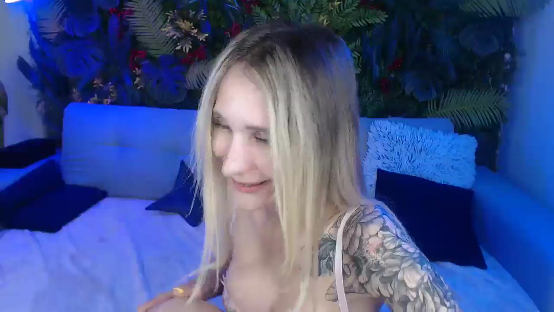 Gallery image thumbnail from Horny_Blond's myfreecams stream on, 03/07/2025, 13:28 image 7 of 20