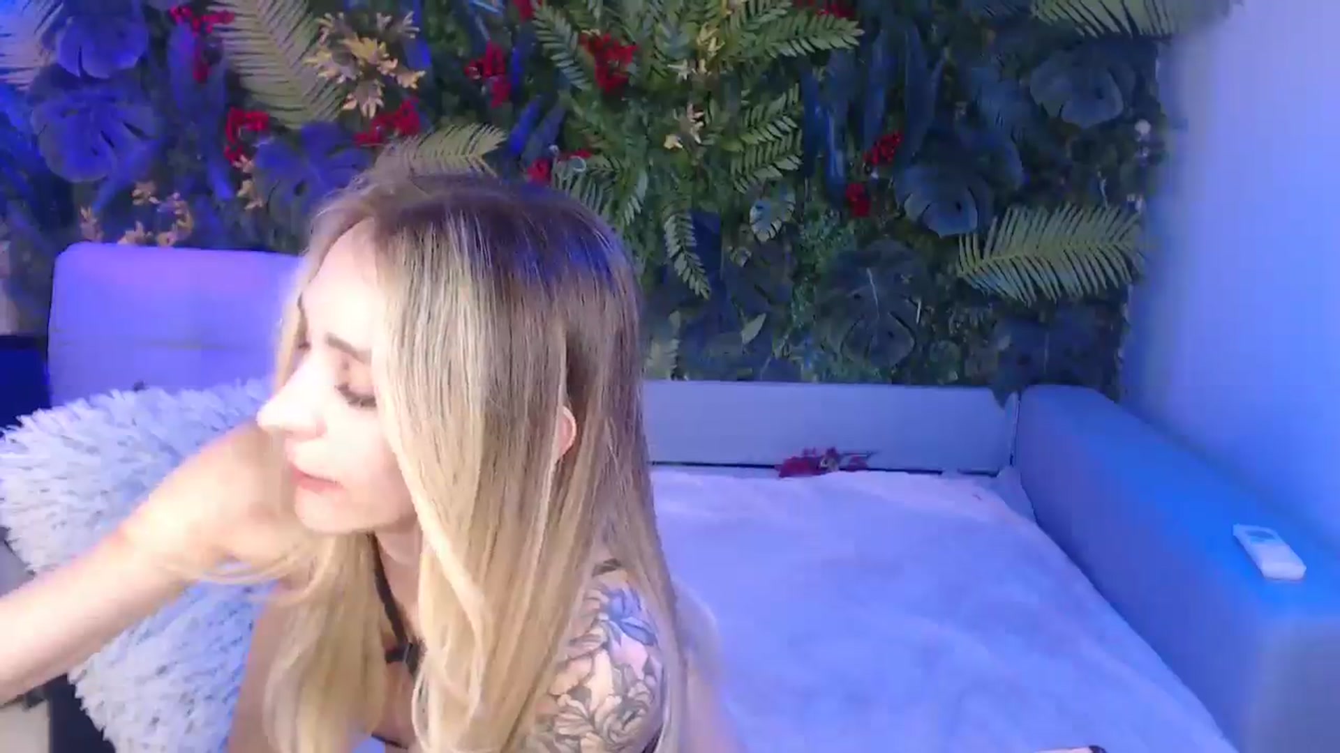 Gallery image thumbnail from Horny_Blond's myfreecams stream on, 03/09/2025, 10:38 image 14 of 20