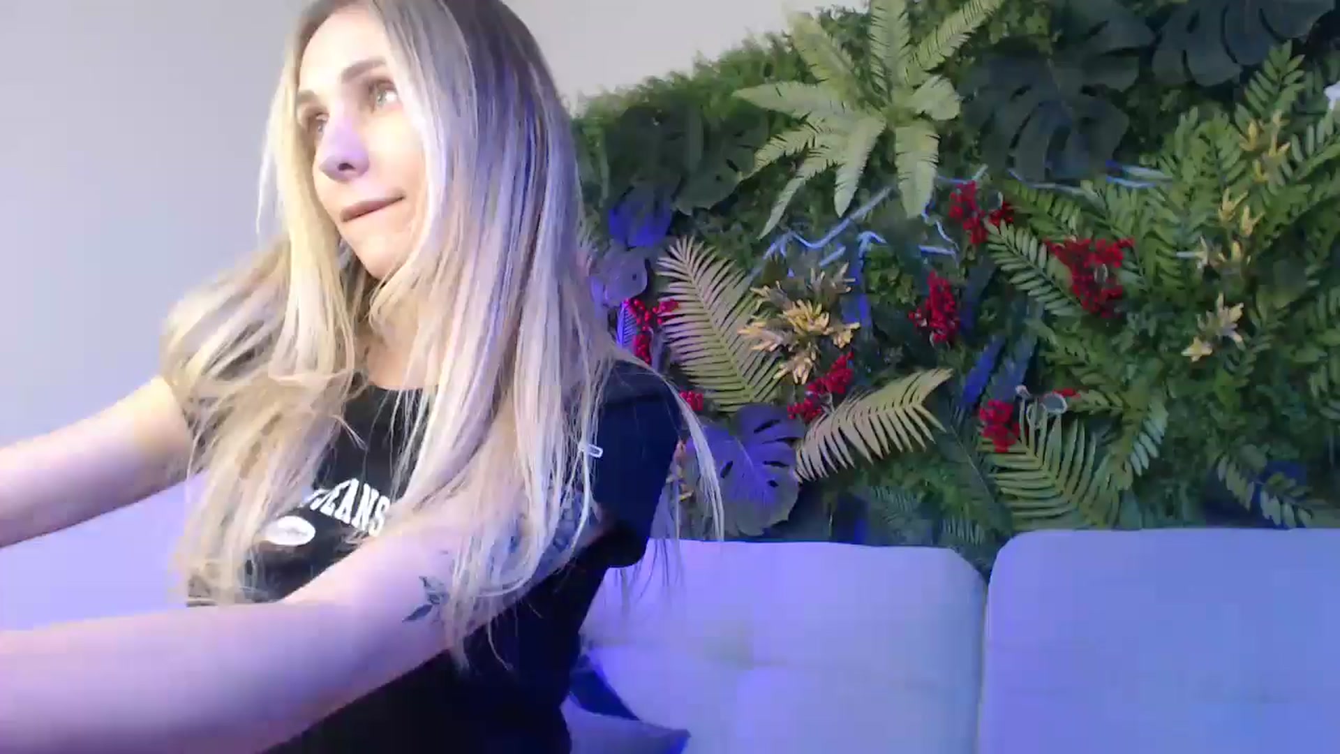 Gallery image thumbnail from Horny_Blond's myfreecams stream on, 03/11/2025, 10:33 image 17 of 20