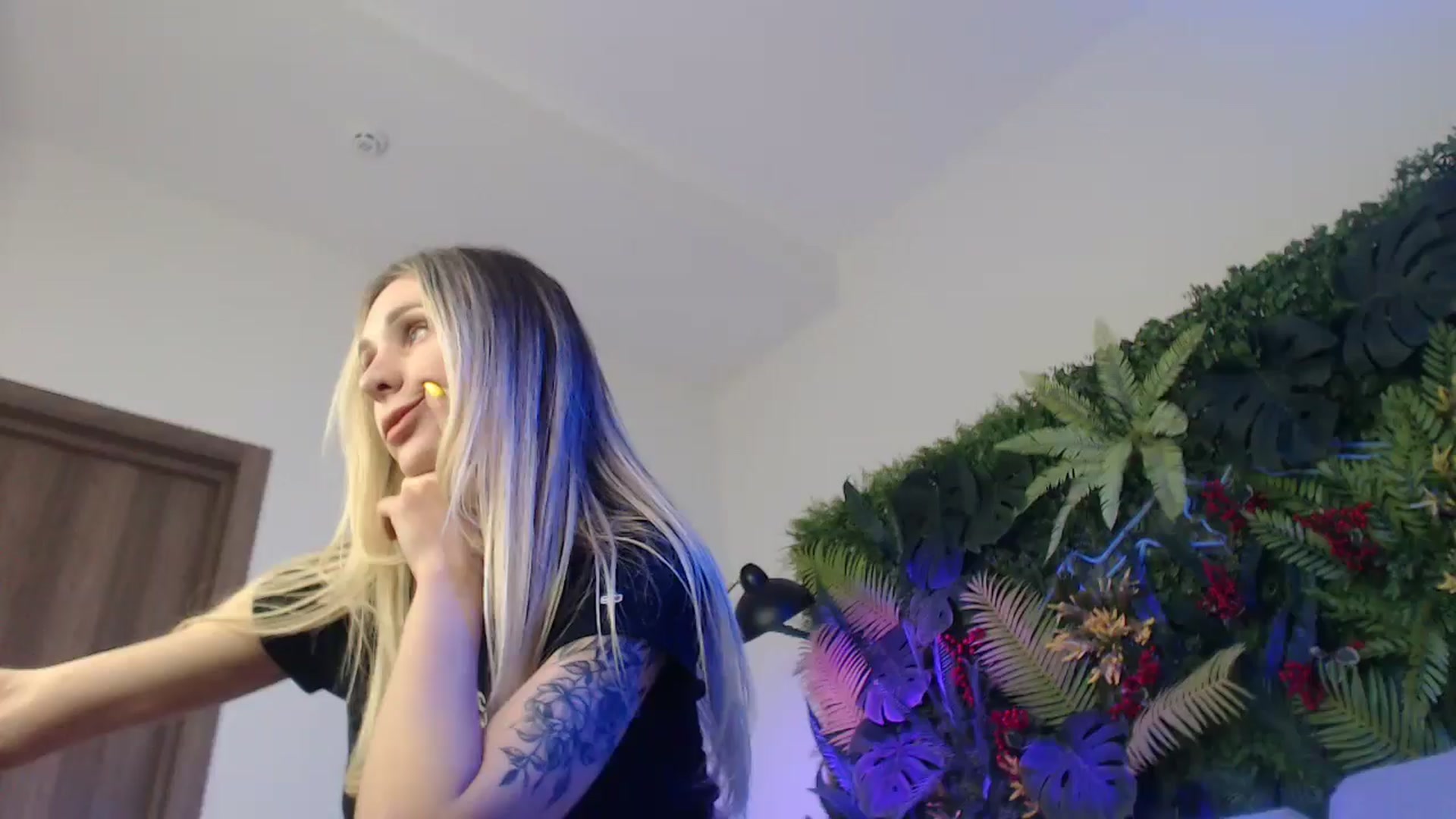 Gallery image thumbnail from Horny_Blond's myfreecams stream on, 03/11/2025, 10:33 image 20 of 20