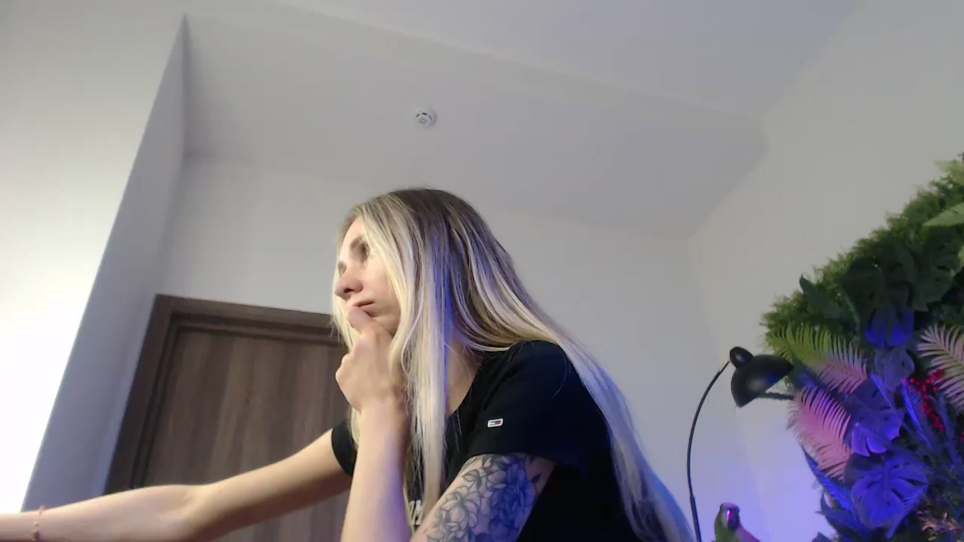 Gallery image thumbnail from Horny_Blond's myfreecams stream on, 03/11/2025, 13:46 image 18 of 20