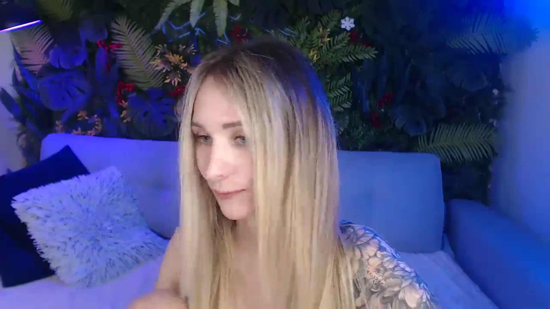 Gallery image thumbnail from Horny_Blond's myfreecams stream on, 03/15/2025, 09:36 image 18 of 20