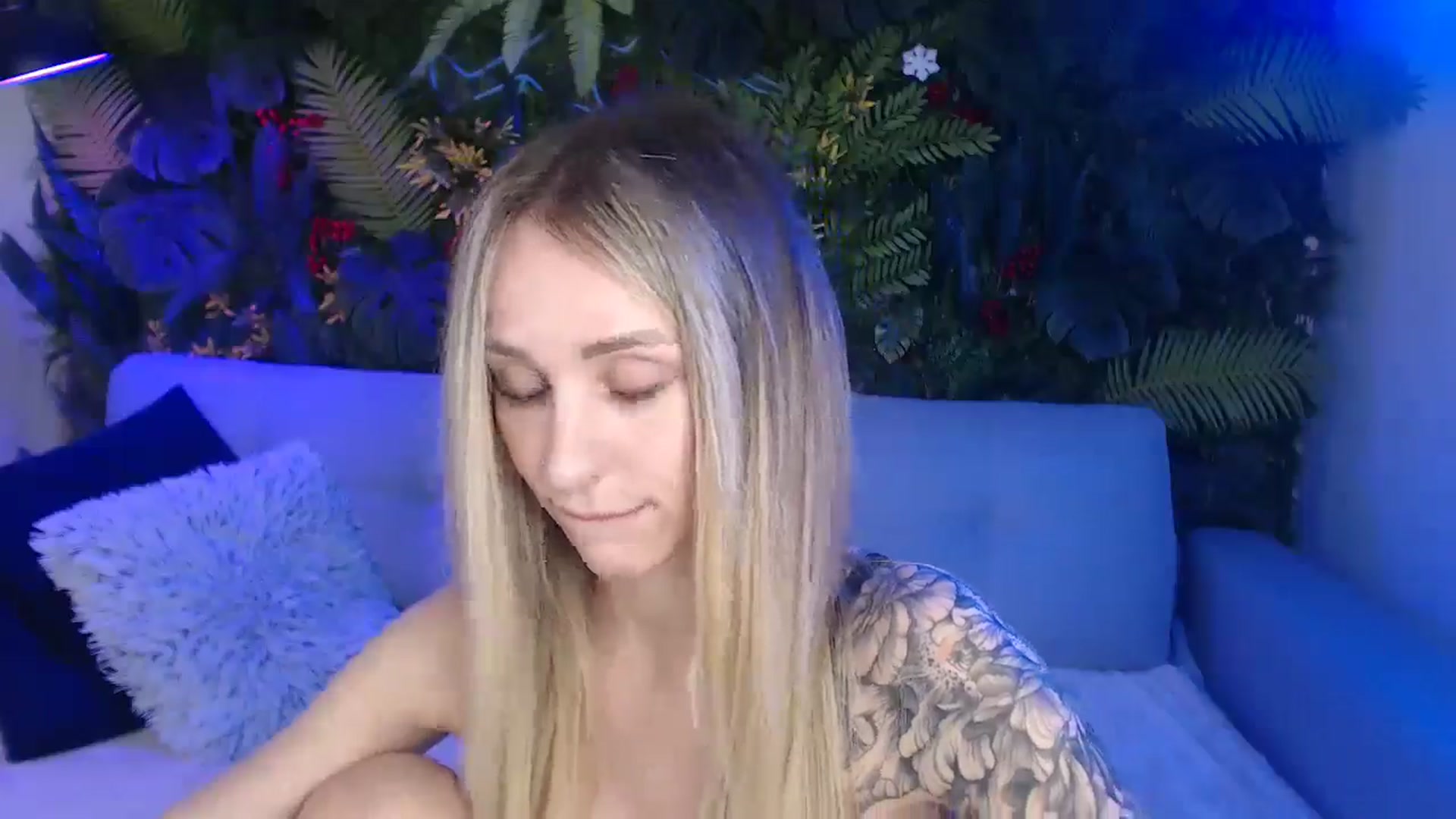Gallery image thumbnail from Horny_Blond's myfreecams stream on, 03/15/2025, 09:36 image 19 of 20