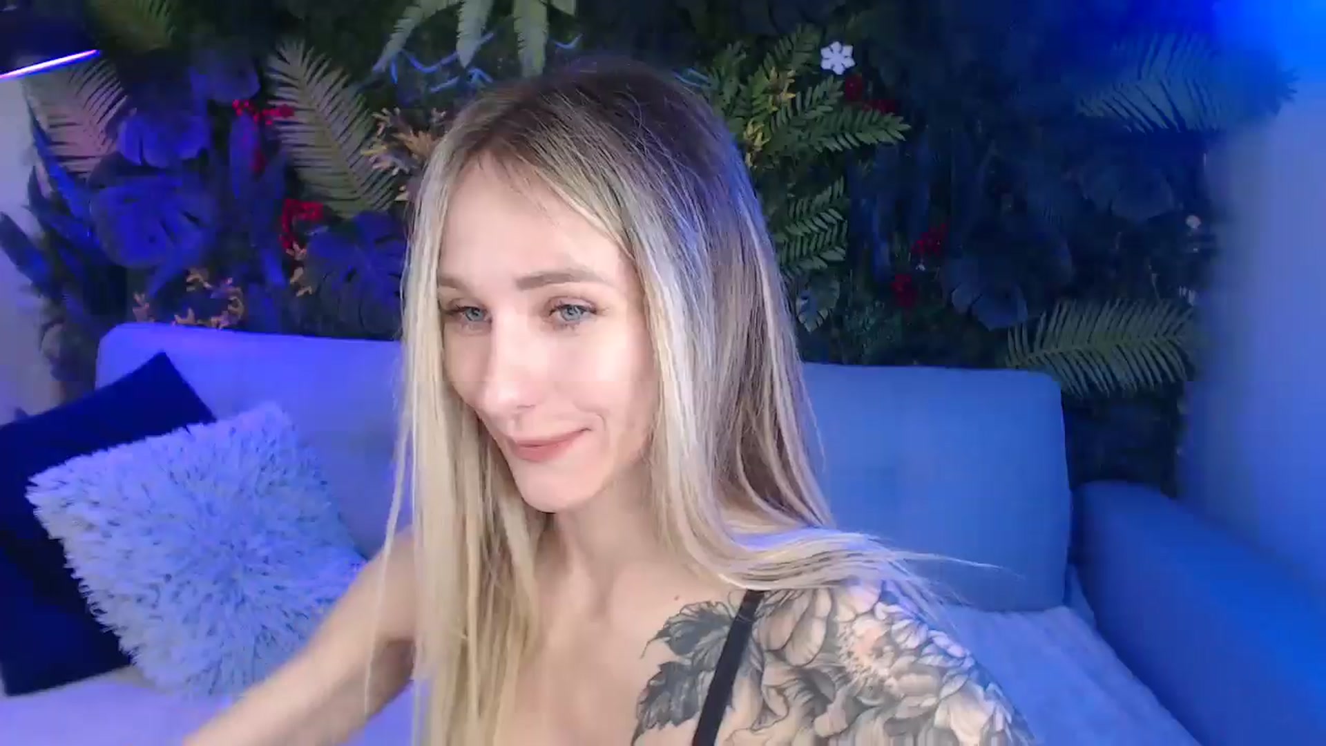 Gallery image thumbnail from Horny_Blond's myfreecams stream on, 03/15/2025, 09:36 image 8 of 20