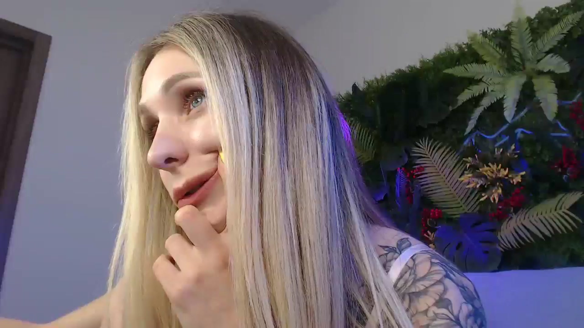 Gallery image thumbnail from Horny_Blond's myfreecams stream on, 03/18/2025, 14:17 image 17 of 20