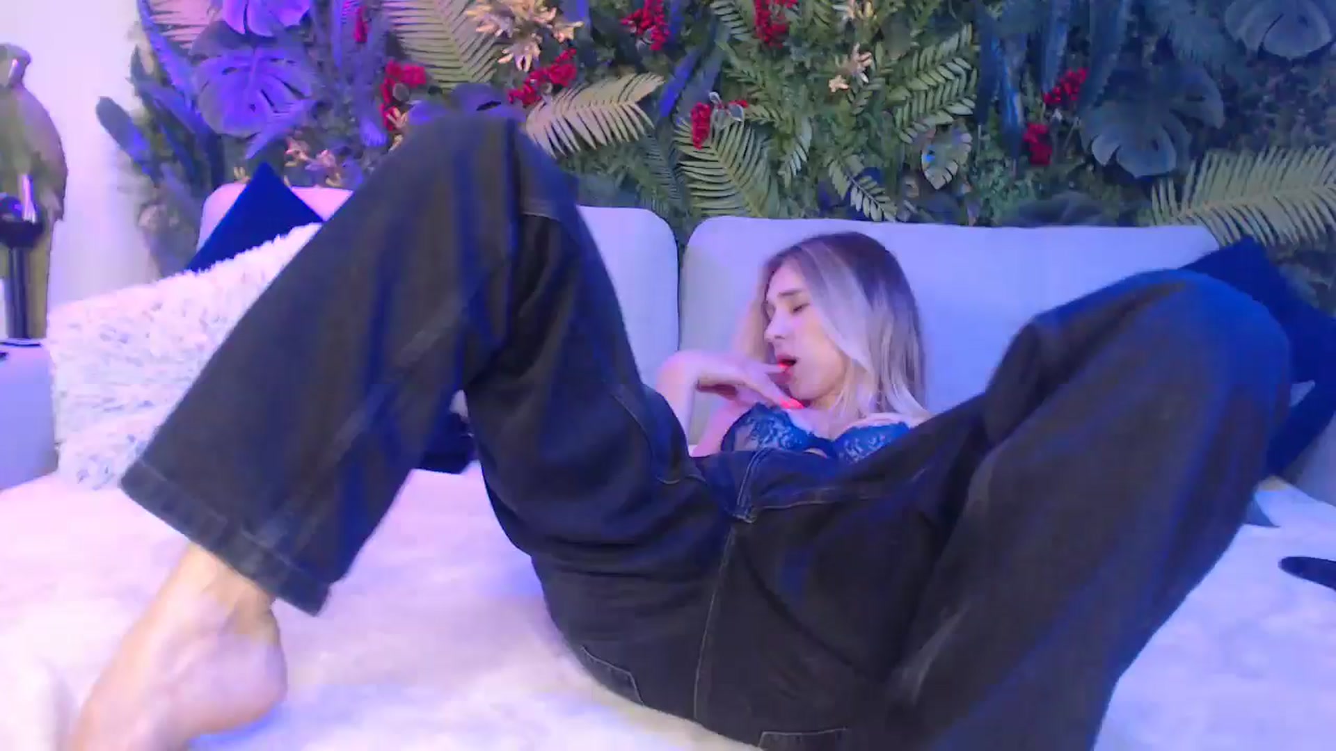 Gallery image thumbnail from Horny_Blond's myfreecams stream on, 03/25/2025, 10:23 image 11 of 20