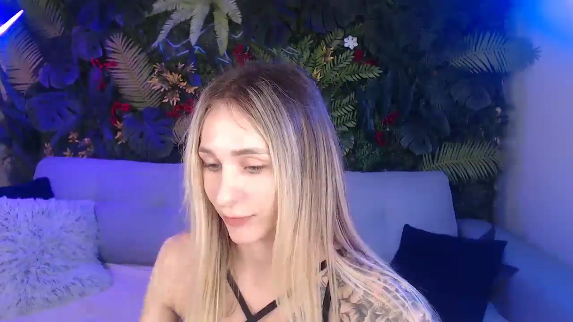 Gallery image thumbnail from Horny_Blond's myfreecams stream on, 03/30/2025, 09:20 image 10 of 20