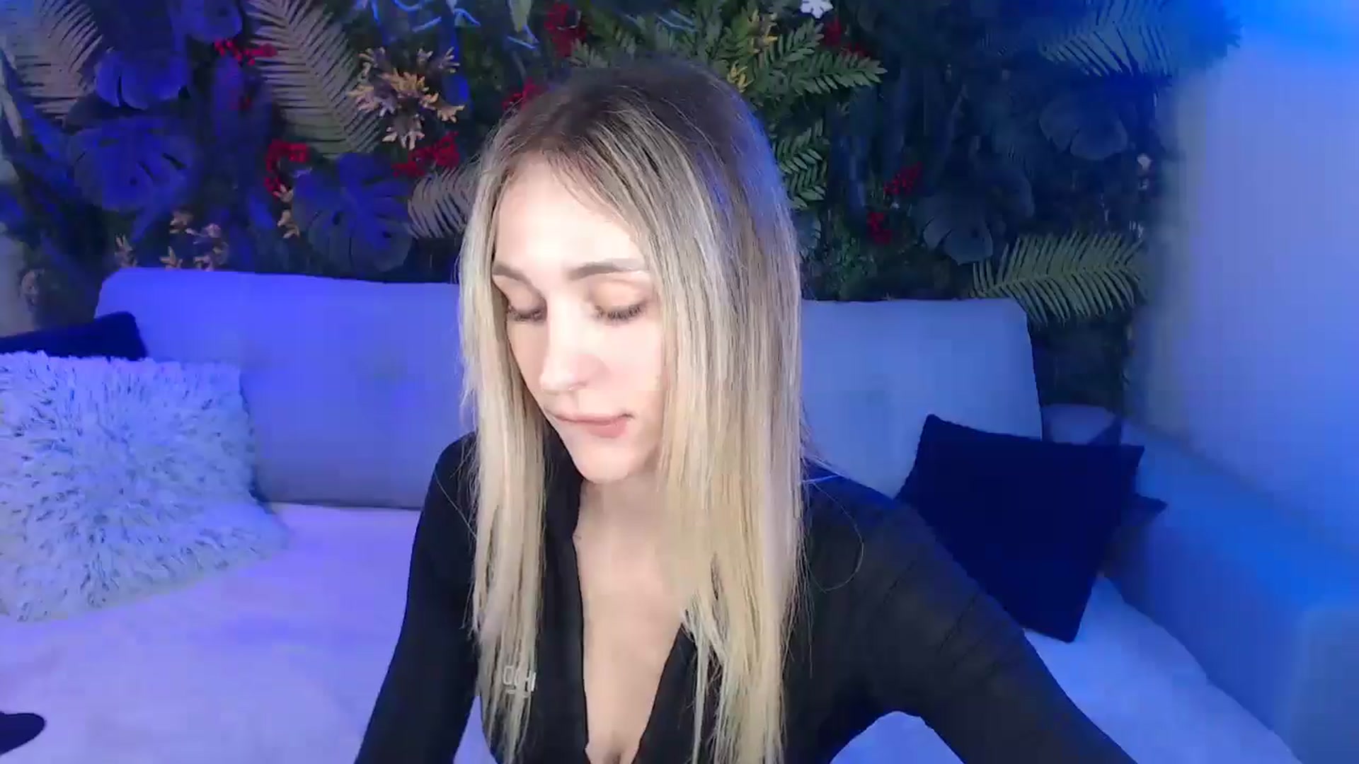 Gallery image thumbnail from Horny_Blond's myfreecams stream on, 03/30/2025, 09:20 image 2 of 20