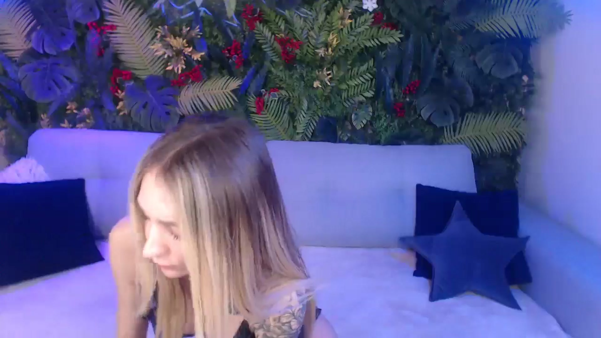 Gallery image thumbnail from Horny_Blond's myfreecams stream on, 03/31/2025, 08:28 image 17 of 20