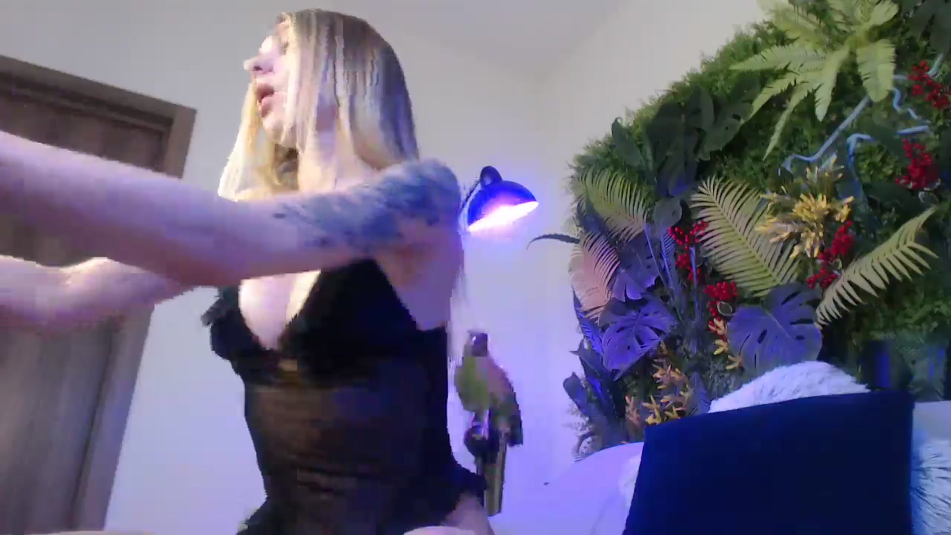 Gallery image thumbnail from Horny_Blond's myfreecams stream on, 03/31/2025, 11:56 image 5 of 20