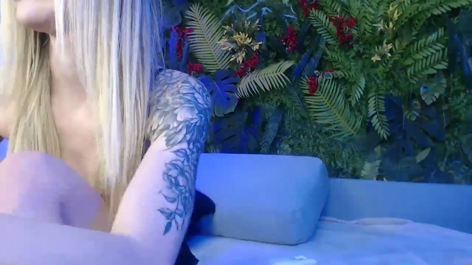 Gallery image thumbnail from Horny_Blond's myfreecams stream on, 03/31/2025, 12:55 image 9 of 20