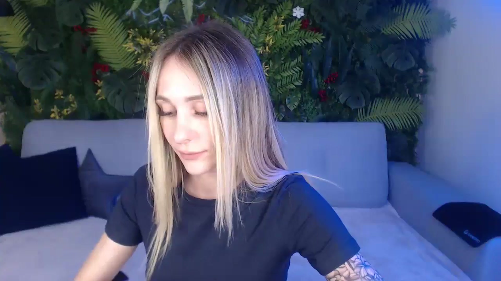 Gallery image thumbnail from Horny_Blond's myfreecams stream on, 04/04/2025, 09:54 image 15 of 20