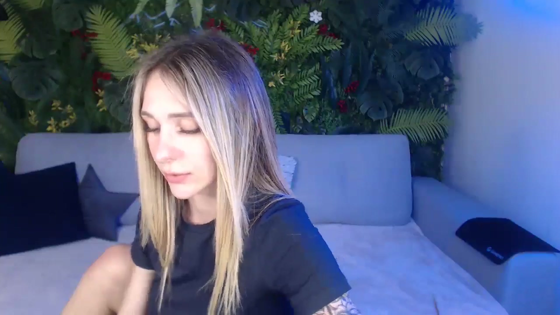 Gallery image thumbnail from Horny_Blond's myfreecams stream on, 04/04/2025, 10:48 image 10 of 20