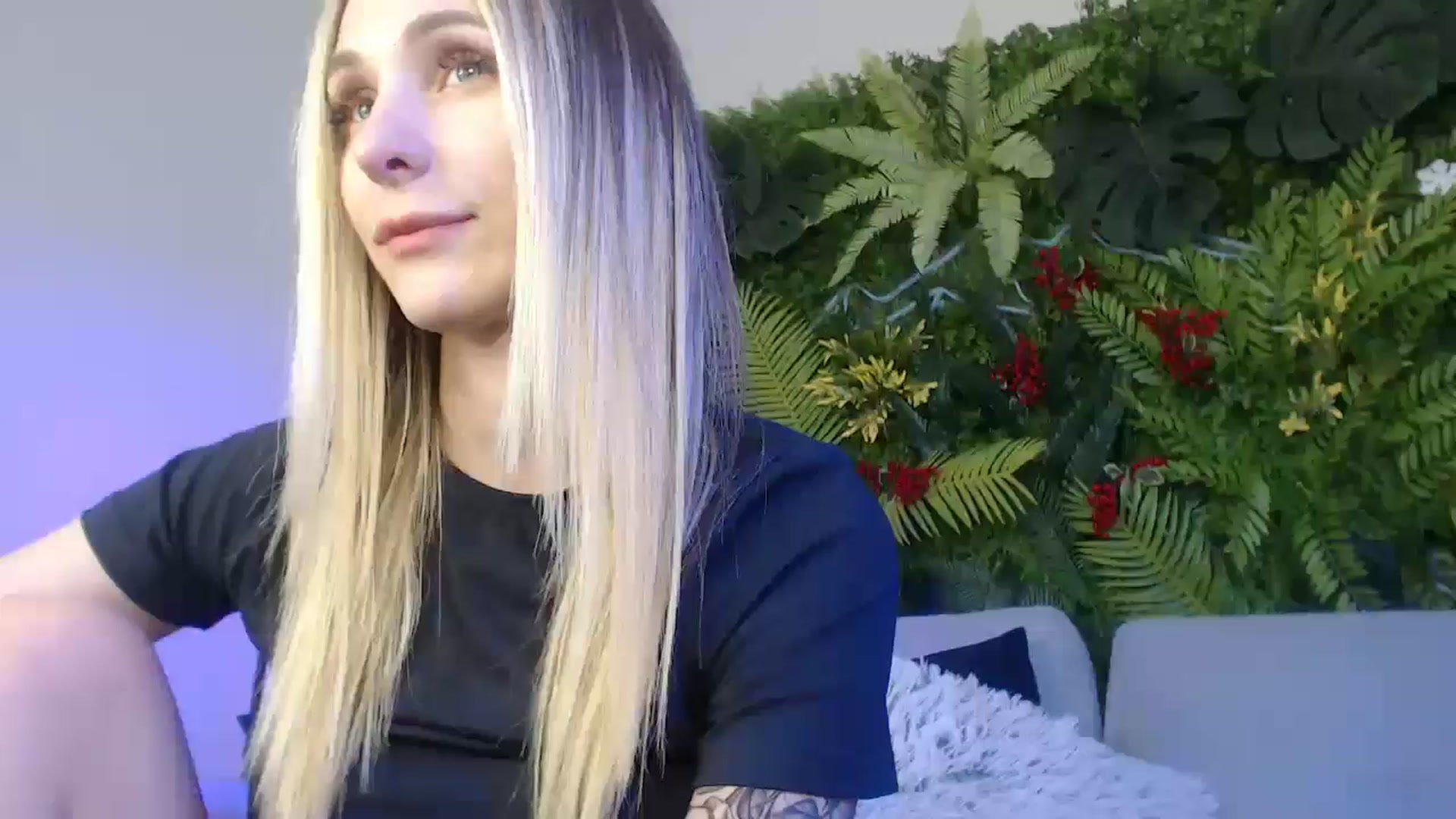 Gallery image thumbnail from Horny_Blond's myfreecams stream on, 04/04/2025, 13:44 image 12 of 20