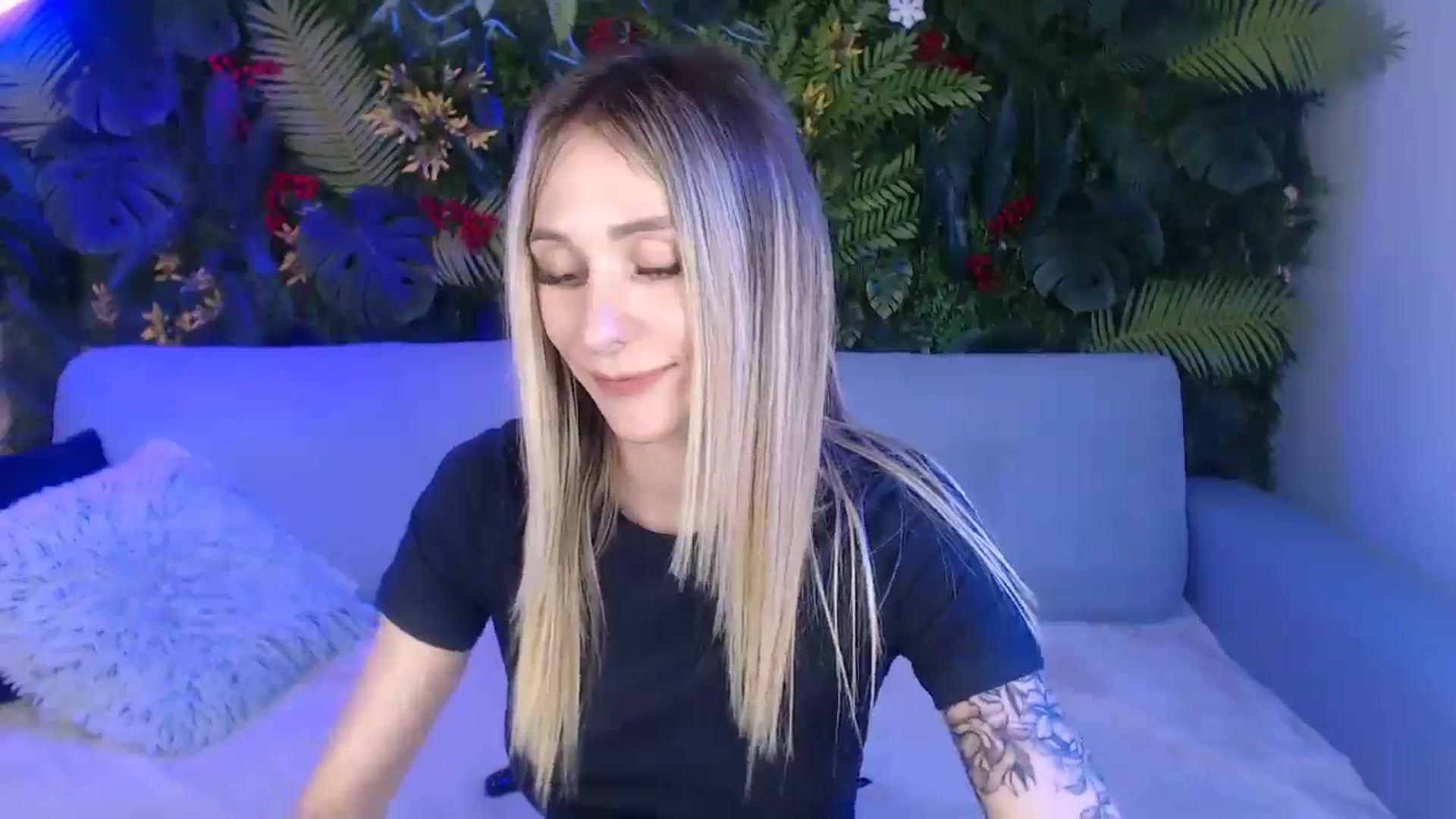 Gallery image thumbnail from Horny_Blond's myfreecams stream on, 04/05/2025, 11:31 image 3 of 20