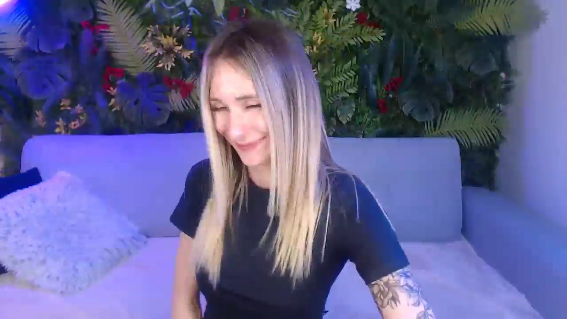 Gallery image thumbnail from Horny_Blond's myfreecams stream on, 04/05/2025, 11:31 image 6 of 20