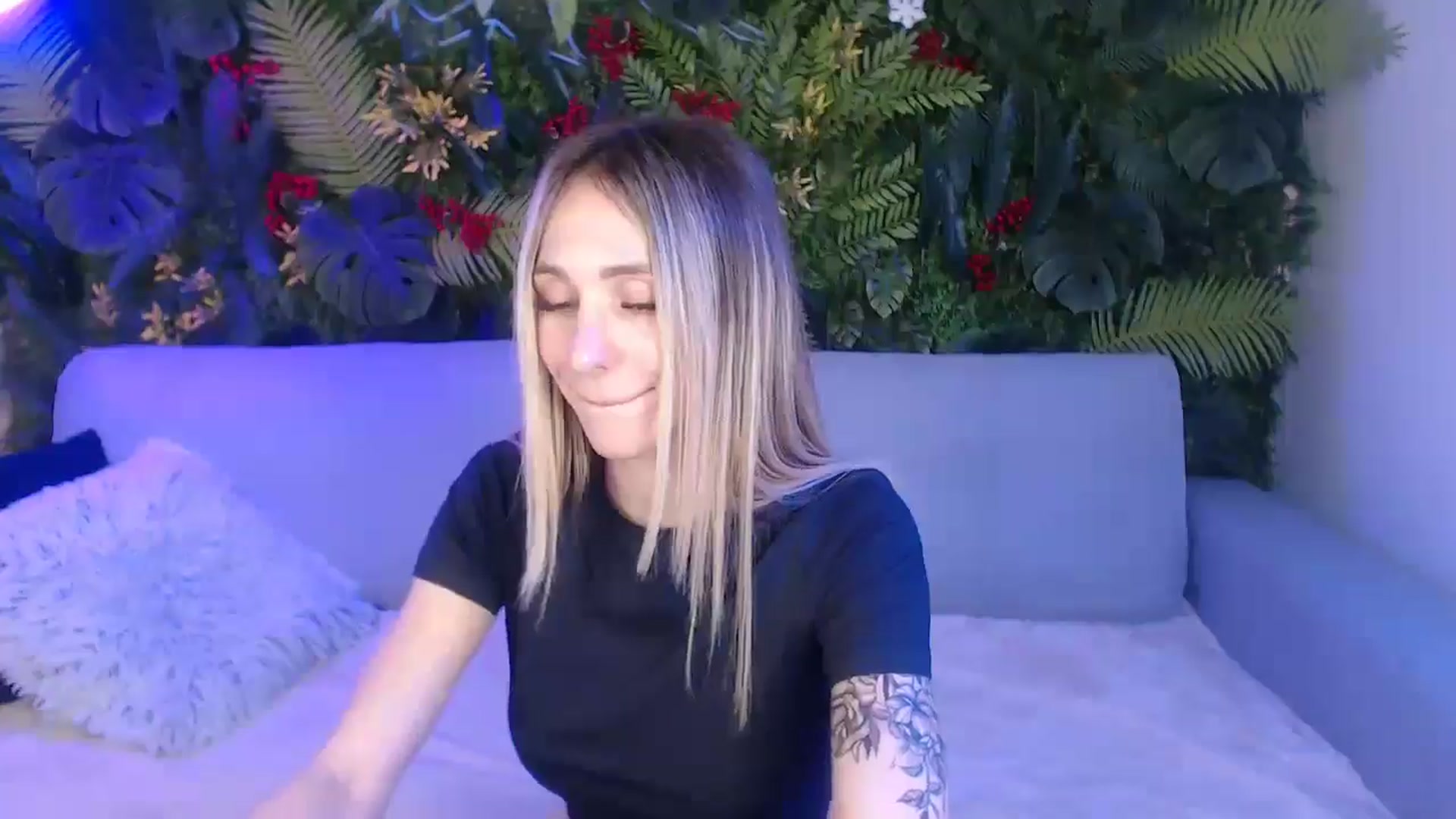 Gallery image thumbnail from Horny_Blond's myfreecams stream on, 04/05/2025, 11:31 image 12 of 20