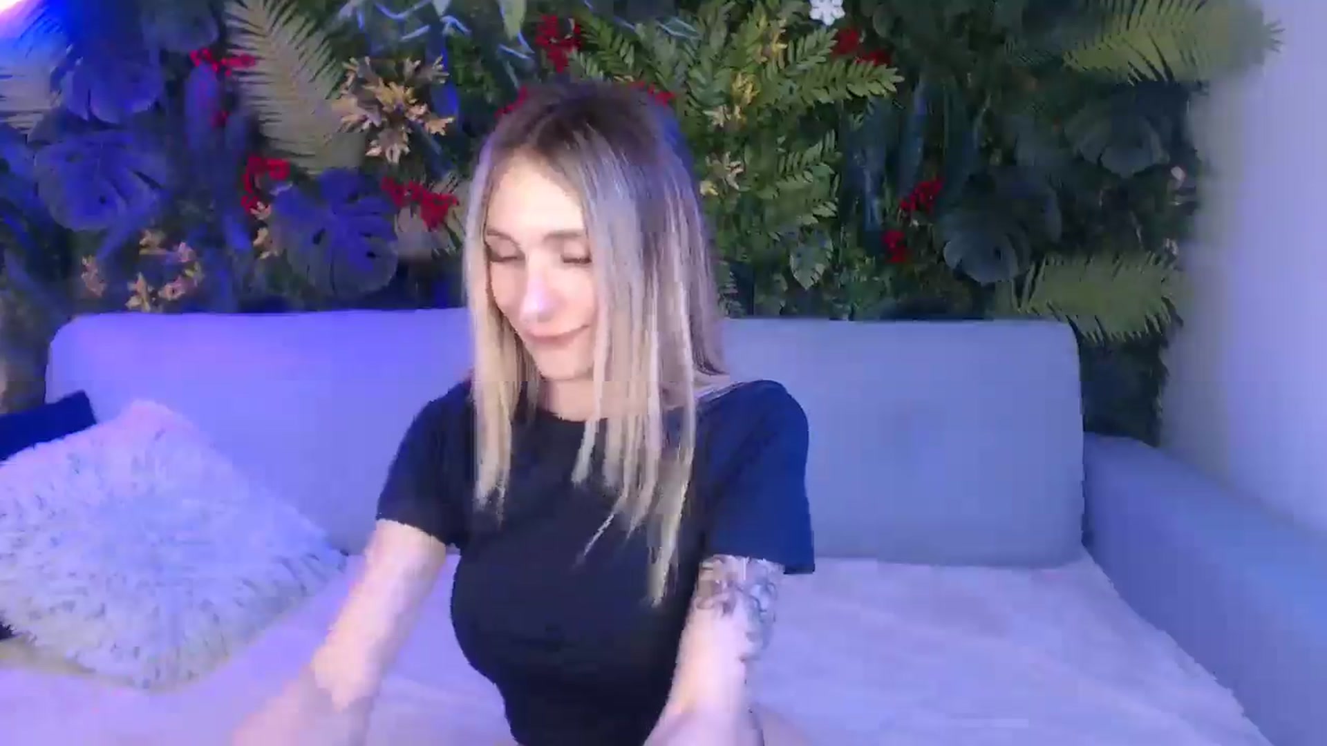 Gallery image thumbnail from Horny_Blond's myfreecams stream on, 04/05/2025, 11:31 image 11 of 20