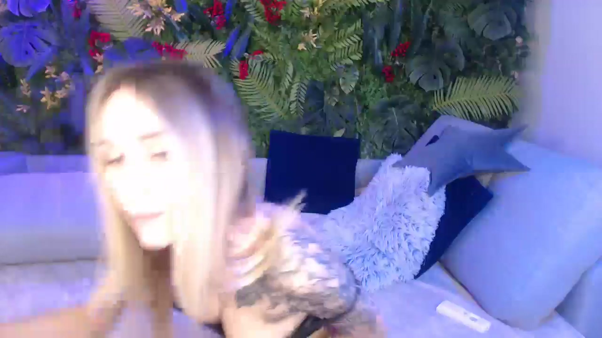 Gallery image thumbnail from Horny_Blond's myfreecams stream on, 04/06/2025, 13:16 image 18 of 20