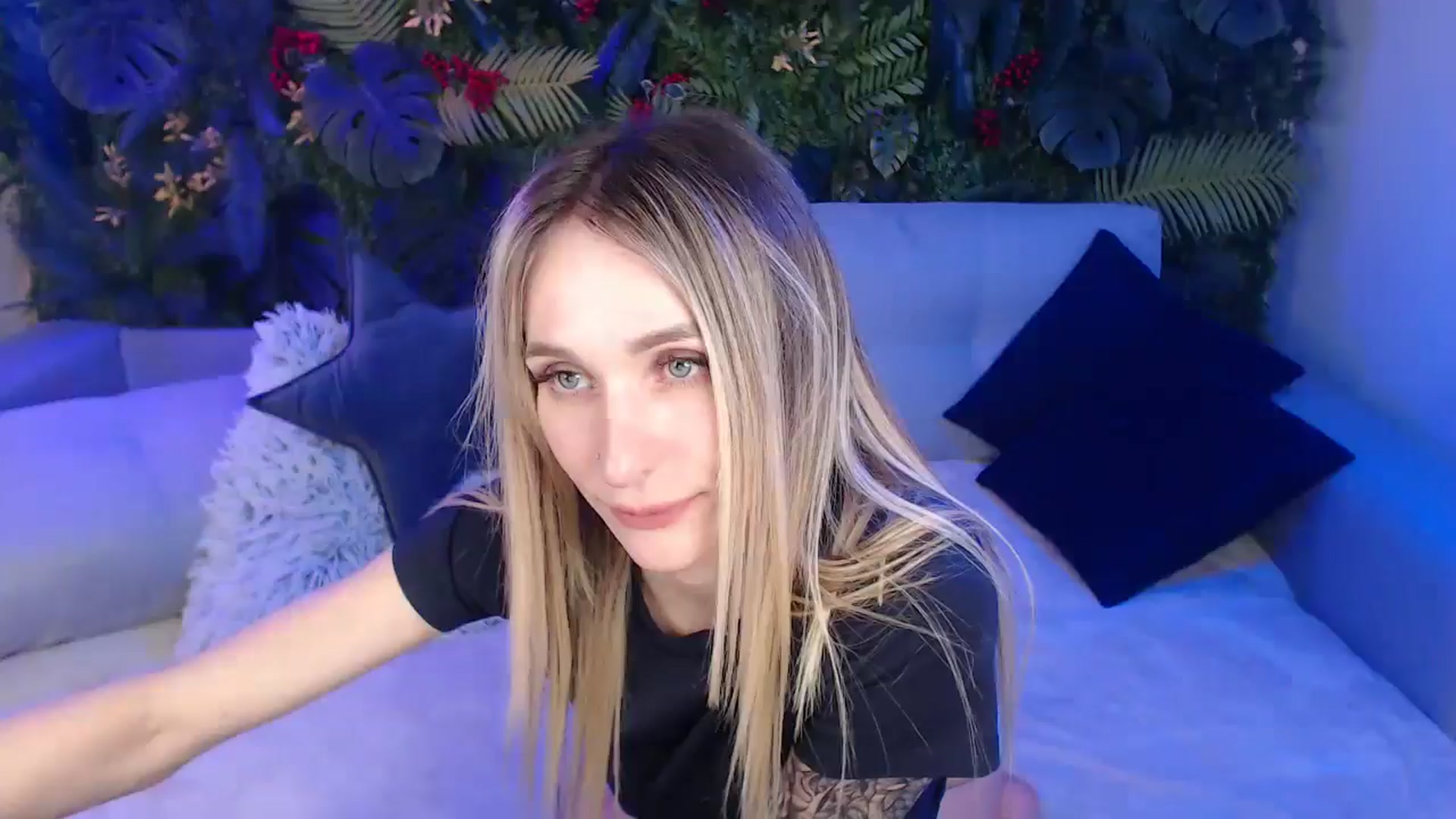 Gallery image thumbnail from Horny_Blond's myfreecams stream on, 04/07/2025, 09:15 image 7 of 20