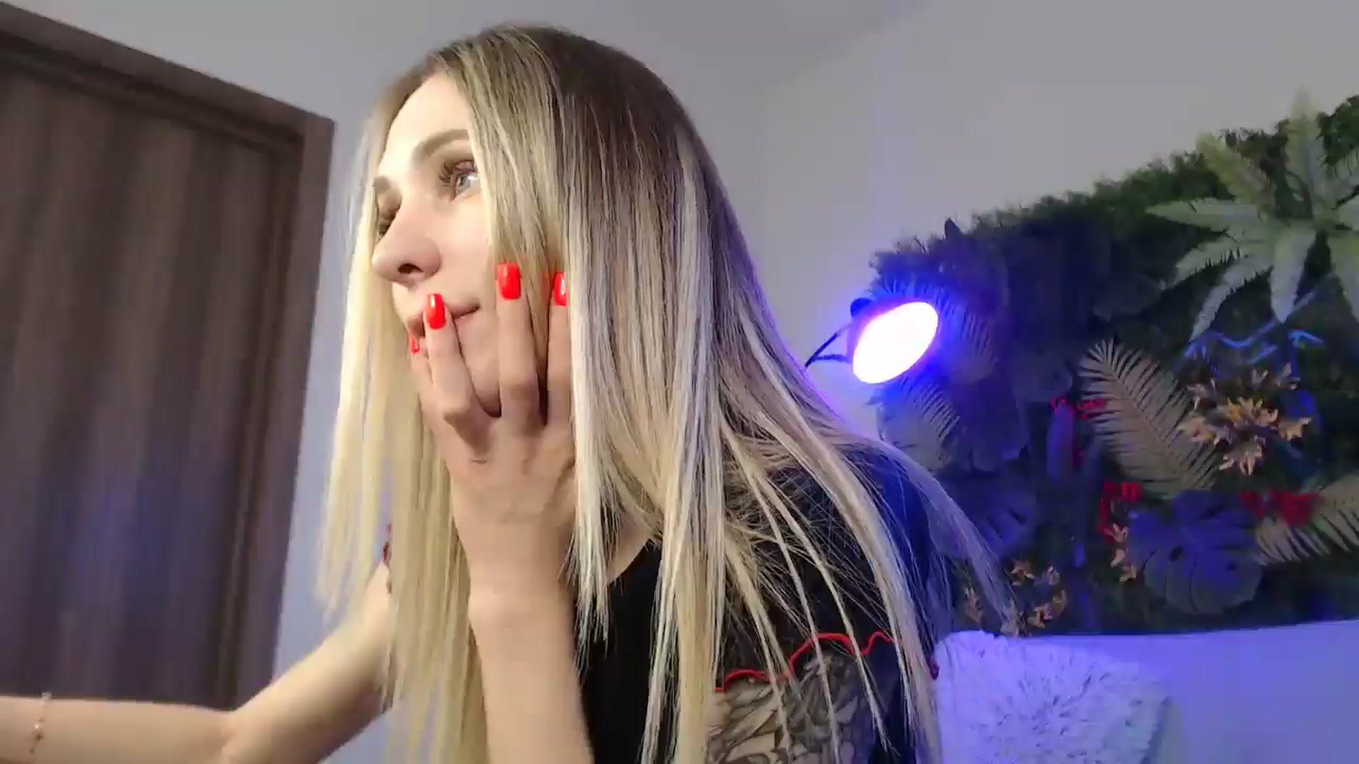 Gallery image thumbnail from Horny_Blond's myfreecams stream on, 04/08/2025, 09:27 image 9 of 20